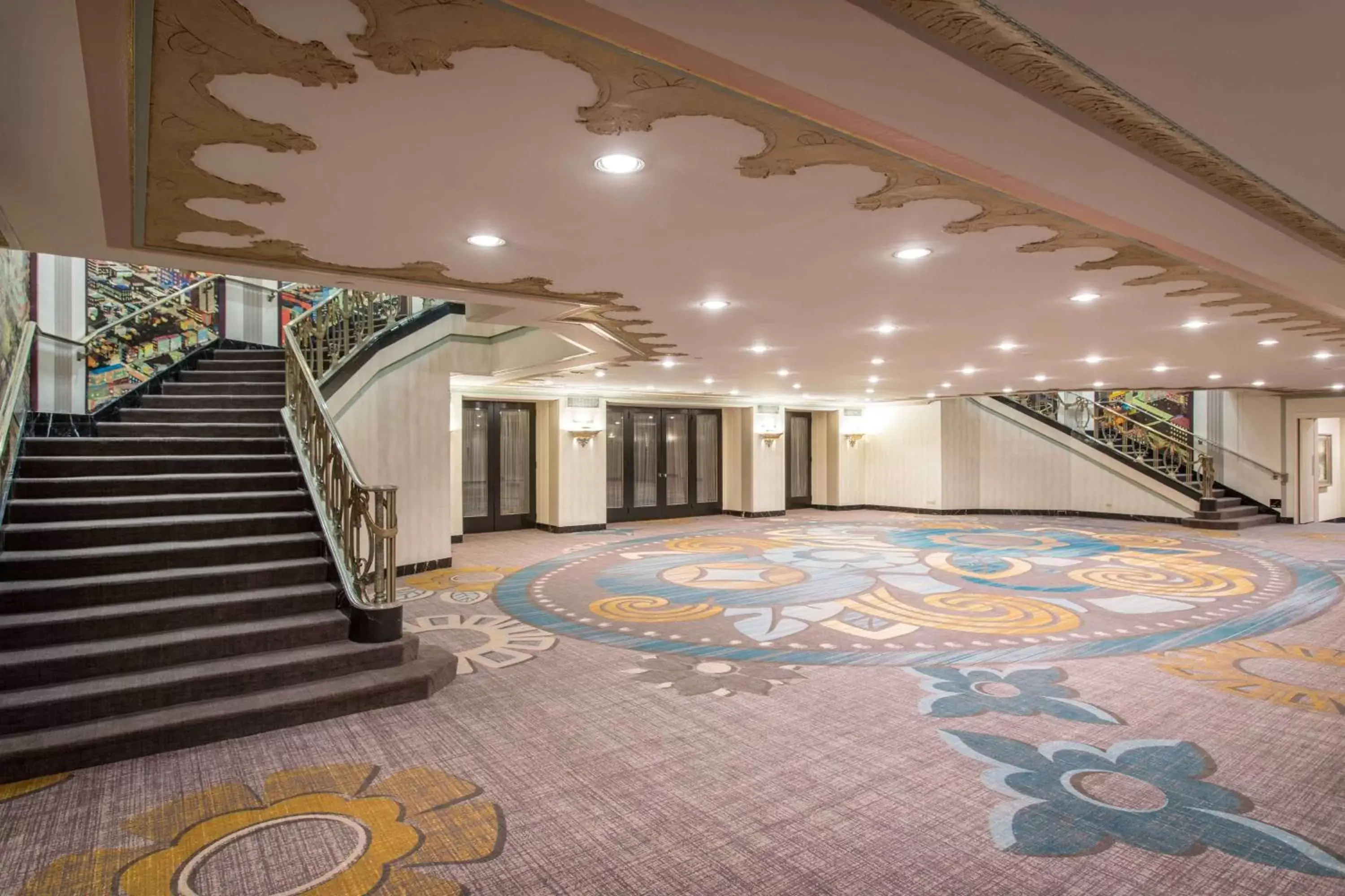 Meeting/conference room, Lobby/Reception in Hilton Cincinnati Netherland Plaza