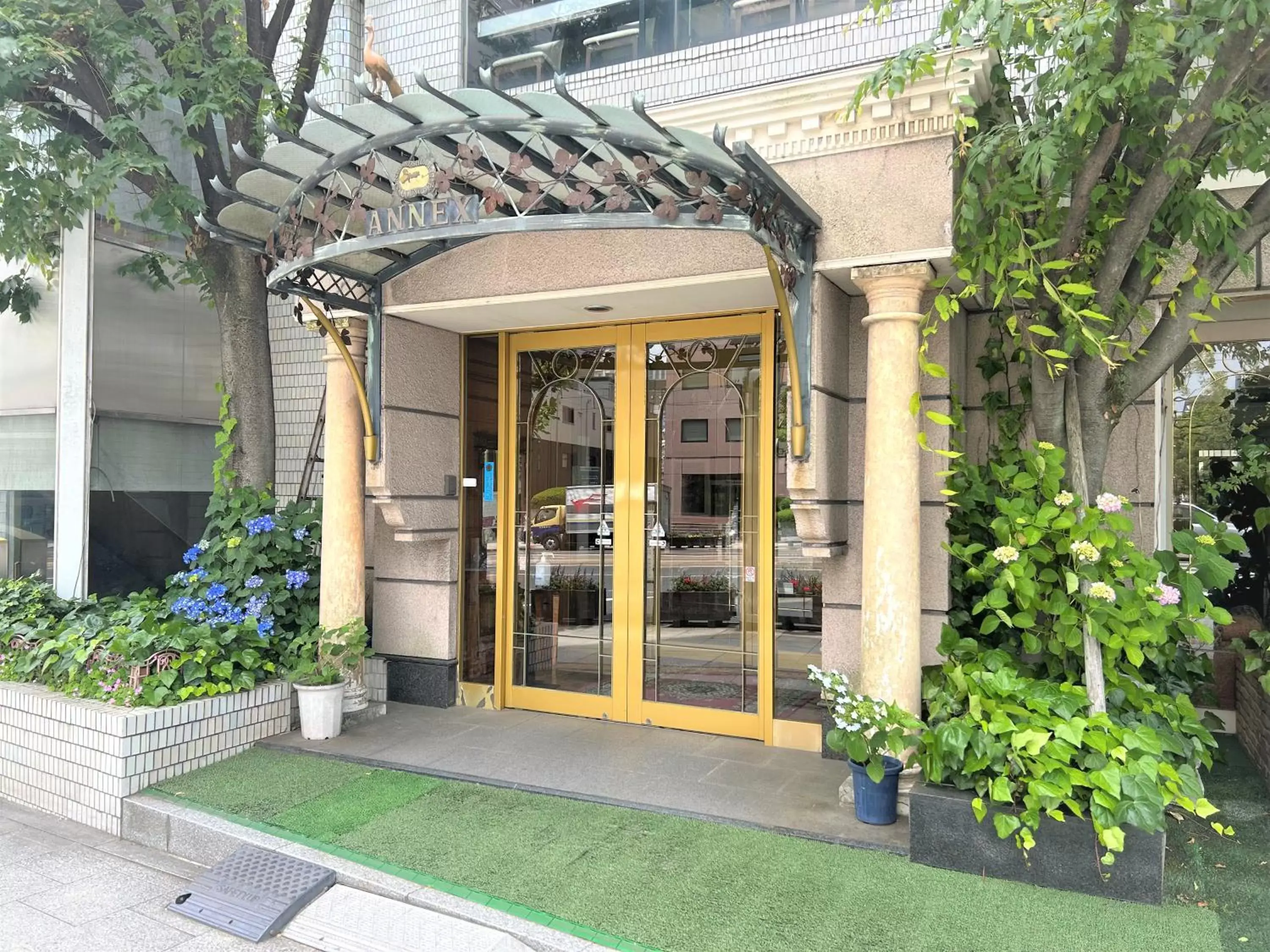 Facade/entrance in Hiroshima Intelligent Hotel Annex Facade/entrance in Hiroshima Intelligent Hotel Annex