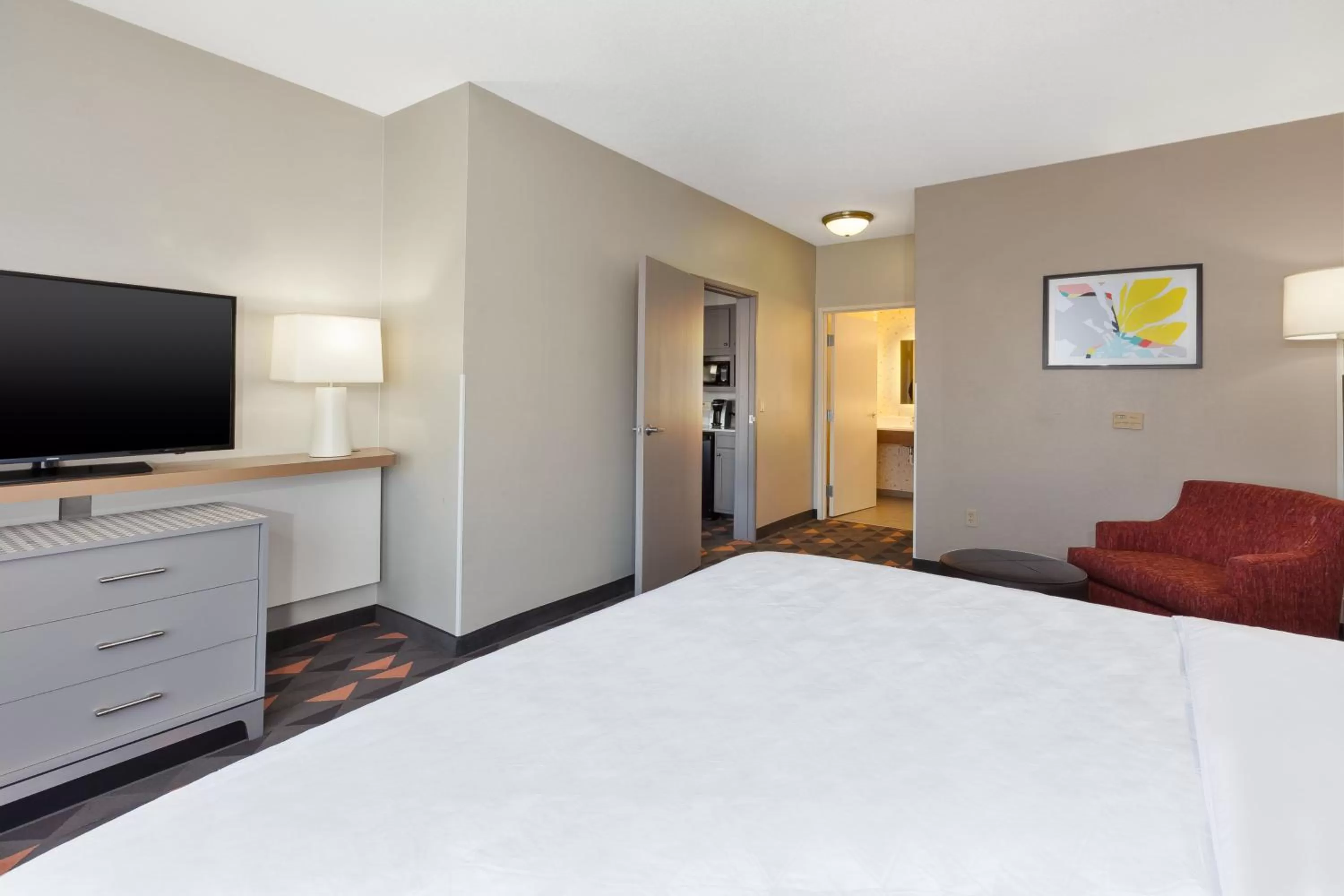 Photo of the whole room, Bed in Holiday Inn Grand Rapids - South by IHG