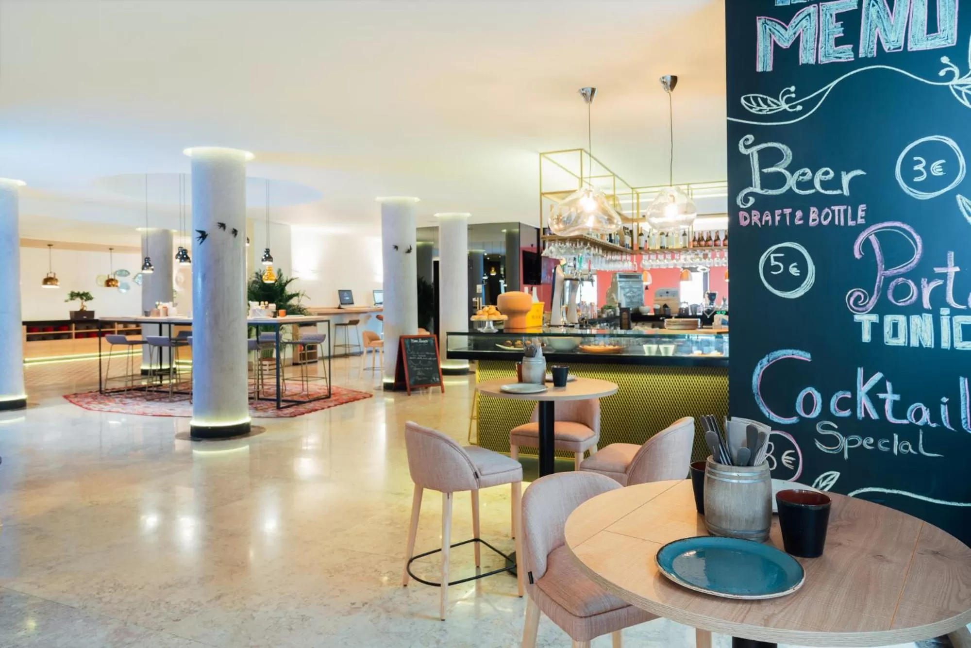 Lounge or bar in Mercure Porto Centro Santa Catarina
