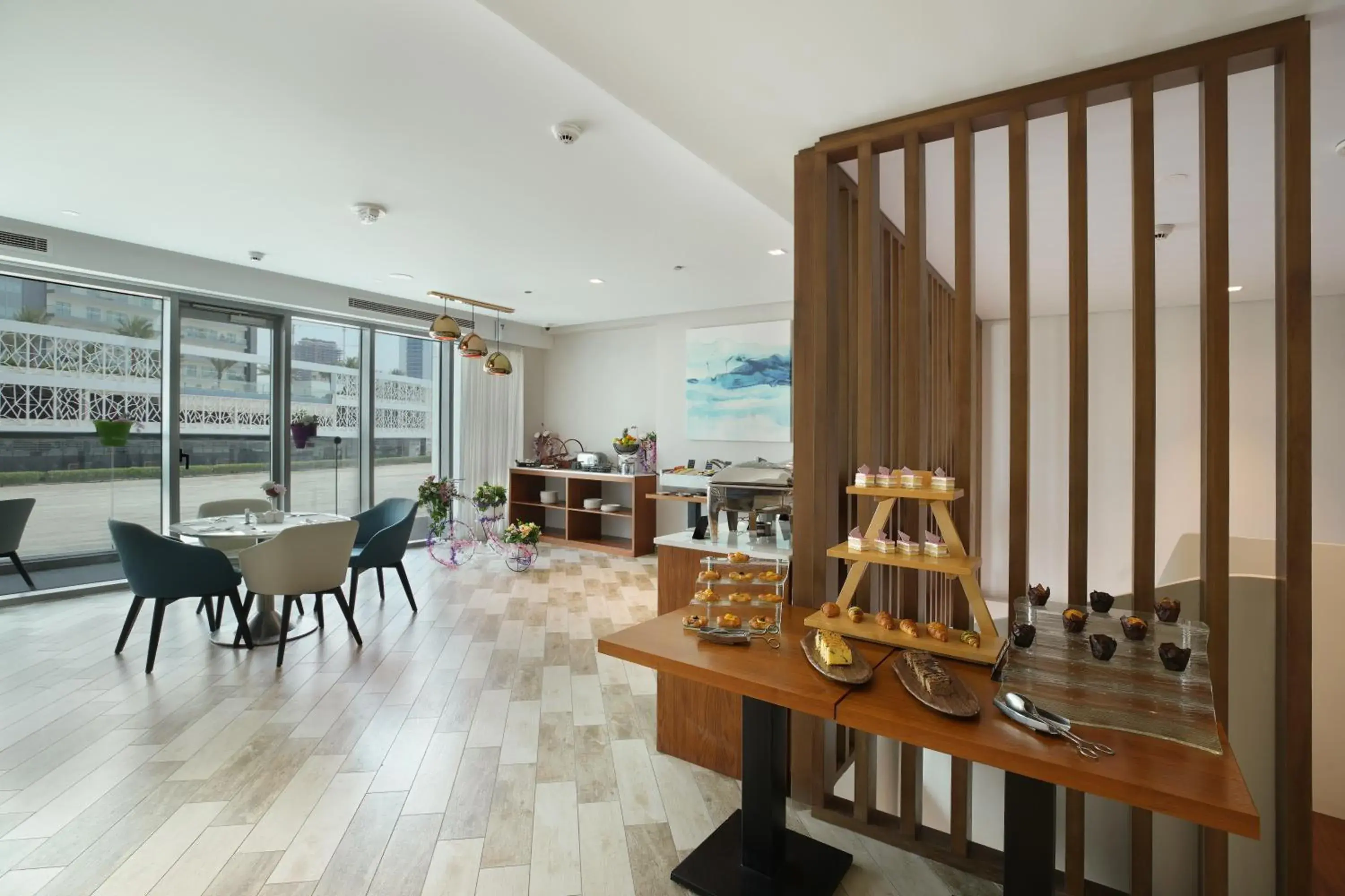 Restaurant/places to eat in Millennium Executive Apartments Mont Rose Restaurant/places to eat in Millennium Executive Apartments Mont Rose