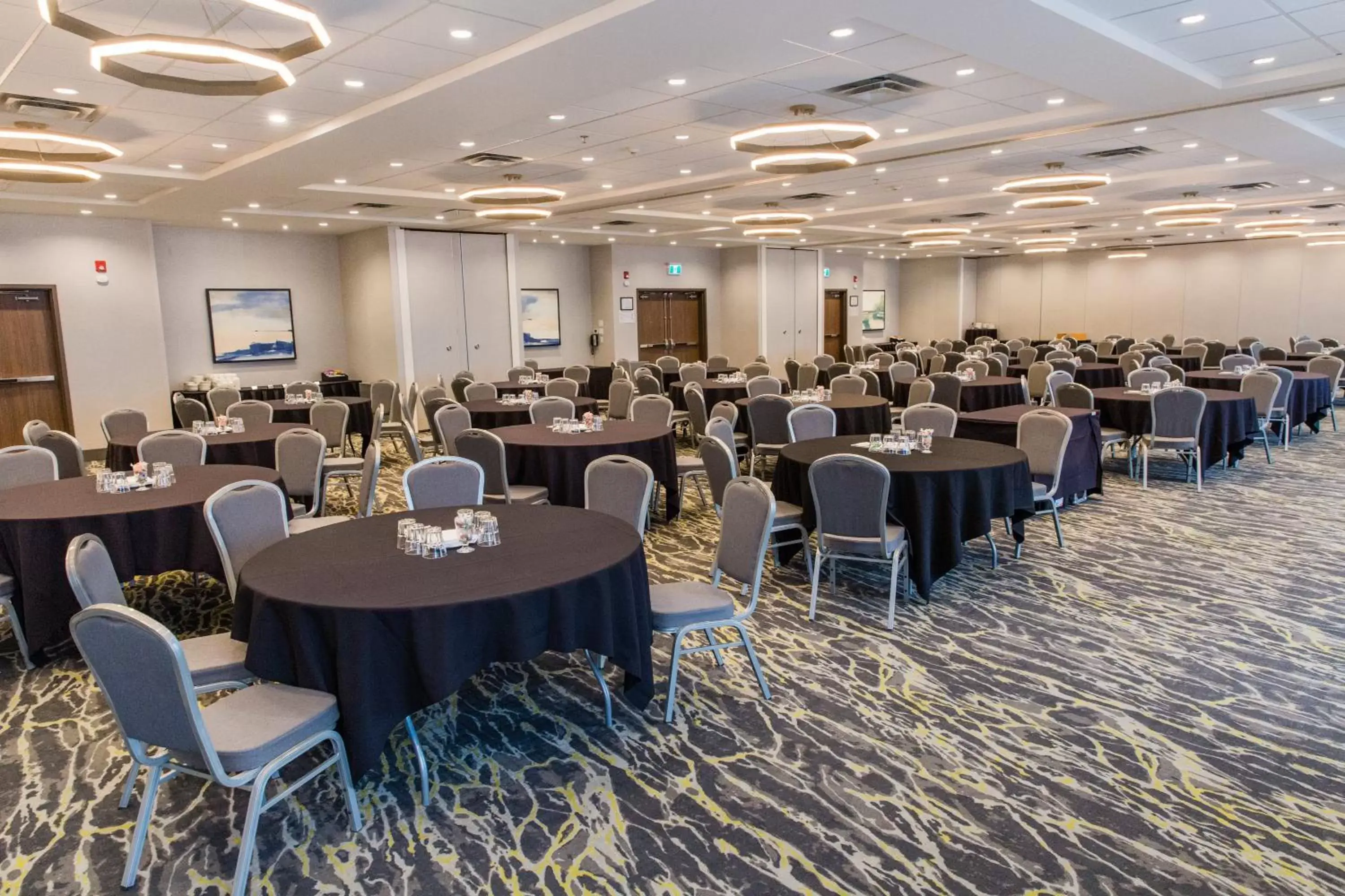 Meeting/conference room, Banquet Facilities in Holiday Inn Hotel & Suites Calgary South - Conference Ctr, an IHG Hotel