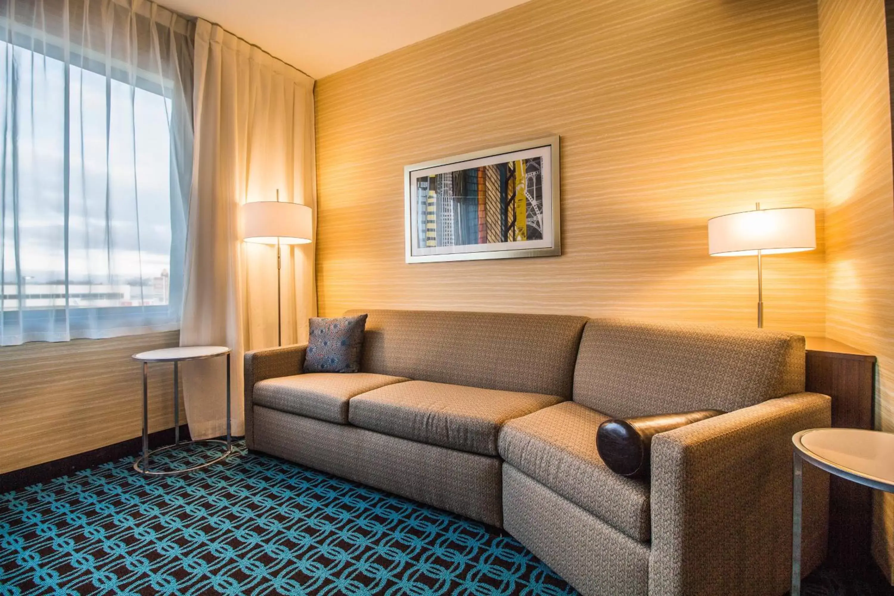 Living room, Seating Area in Fairfield Inn & Suites by Marriott Regina