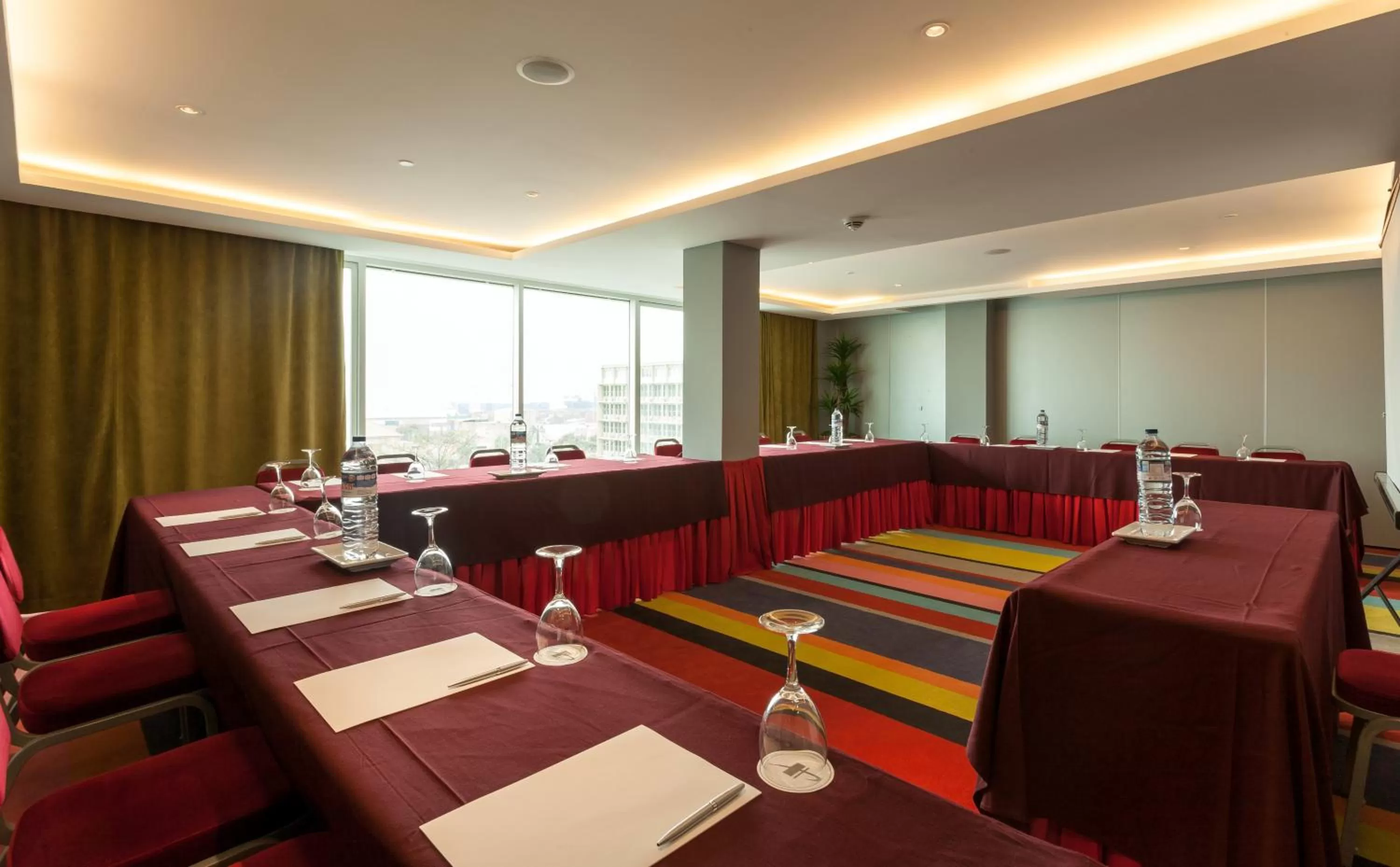 Business facilities in Hotel Presidente Luanda
