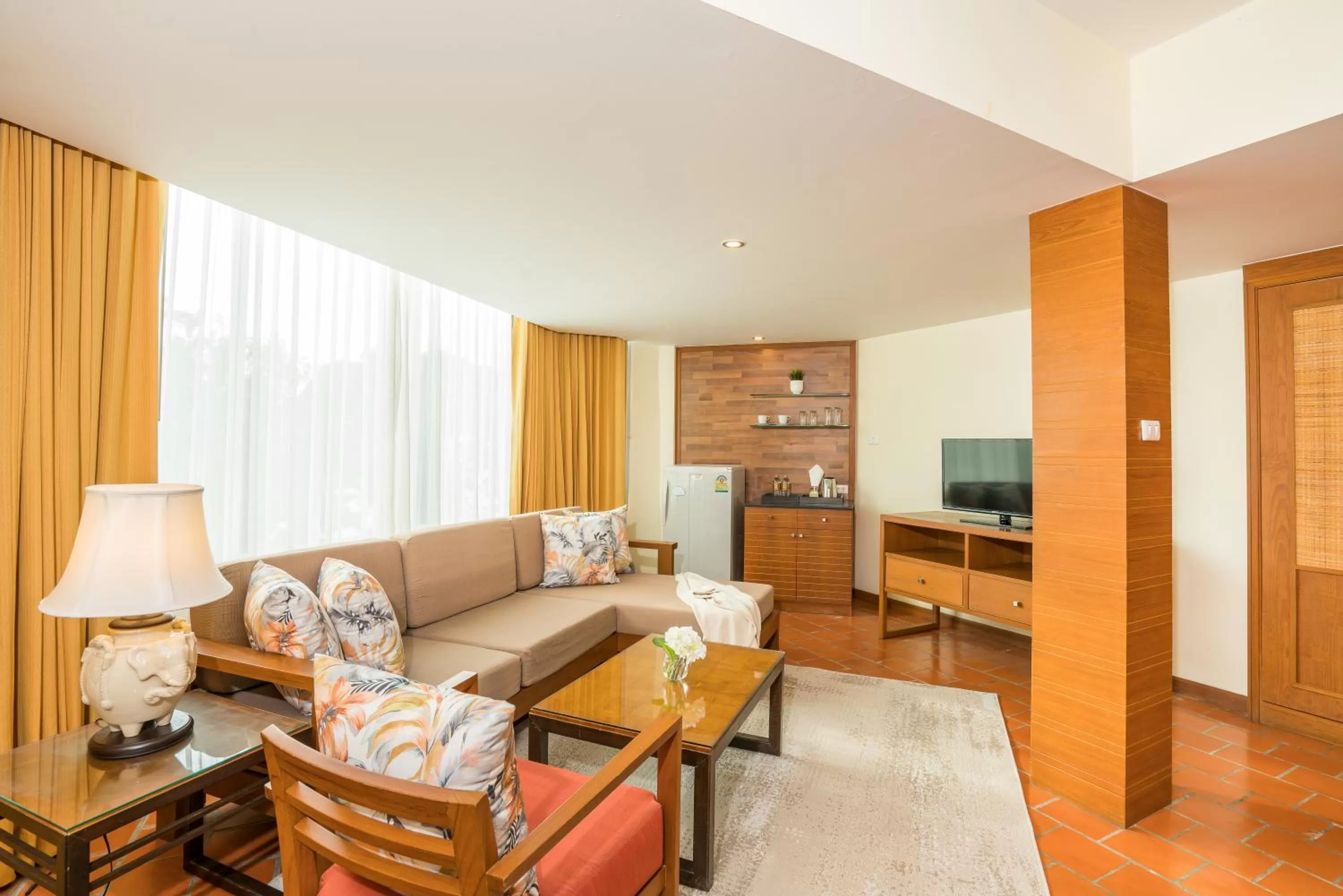 Living room in Cosy Beach Hotel - SHA Extra Plus