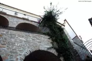 Text overlay in Palazzo dei Poeti