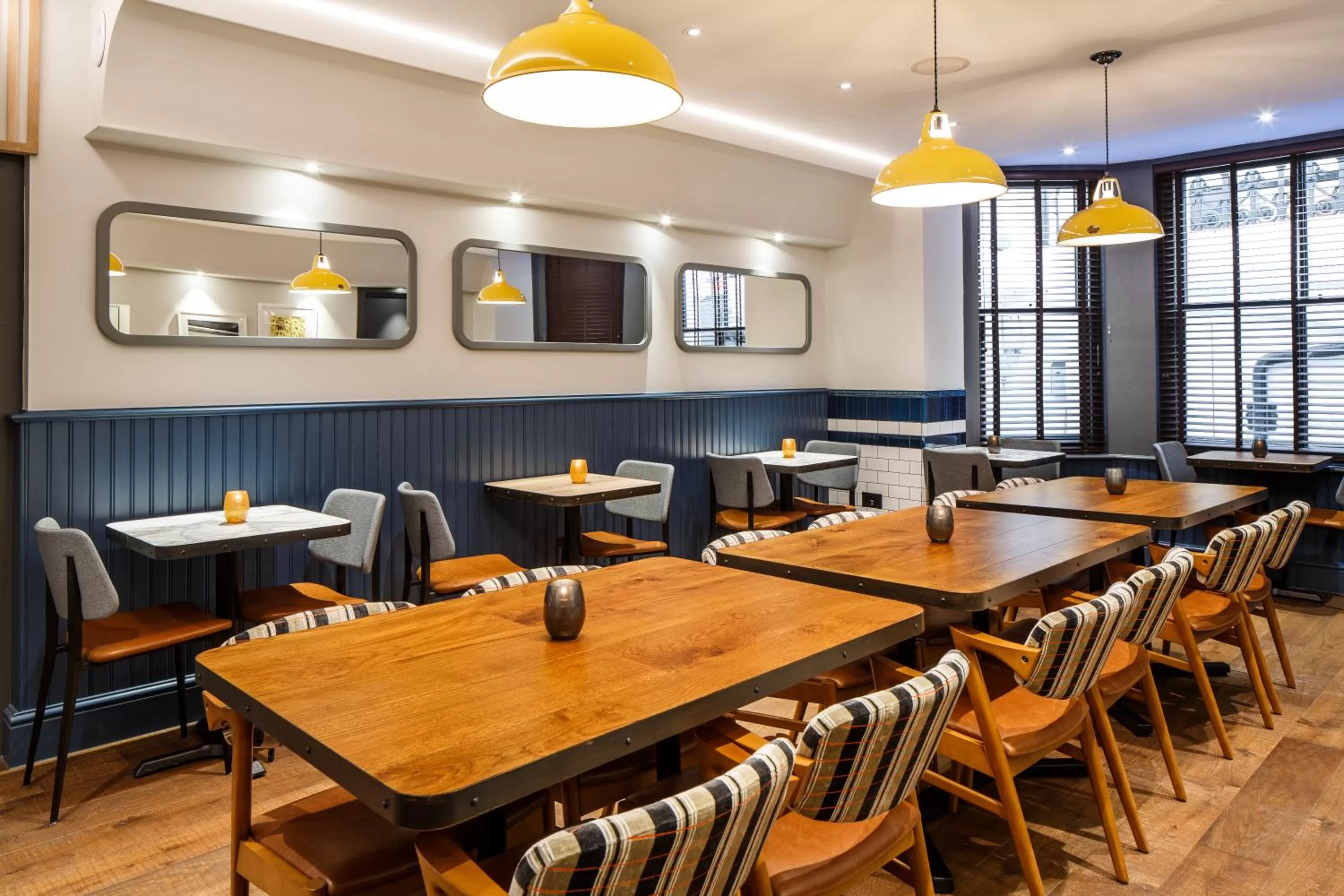 Restaurant/places to eat in ibis Styles London Gloucester Road