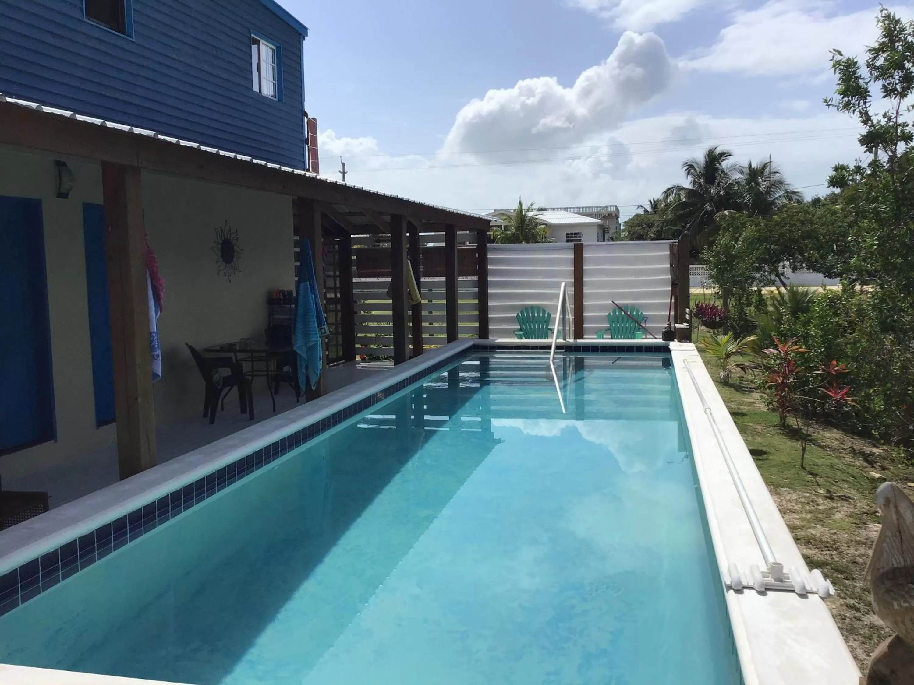 Swimming pool in The BNB on Triggerfish Close to the airport
