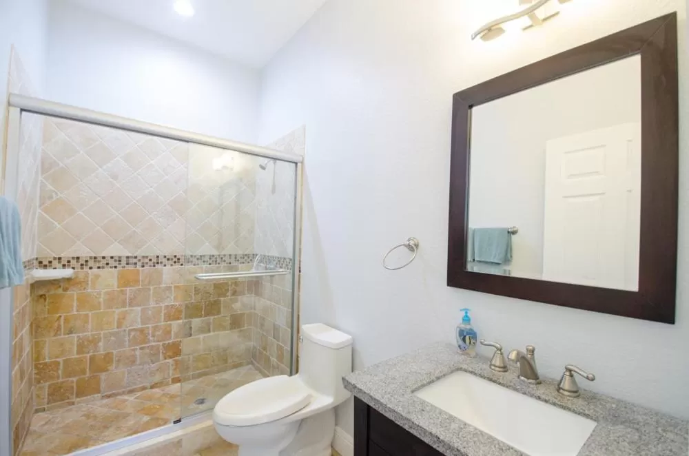 Shower in Vistalmar Beach Resort