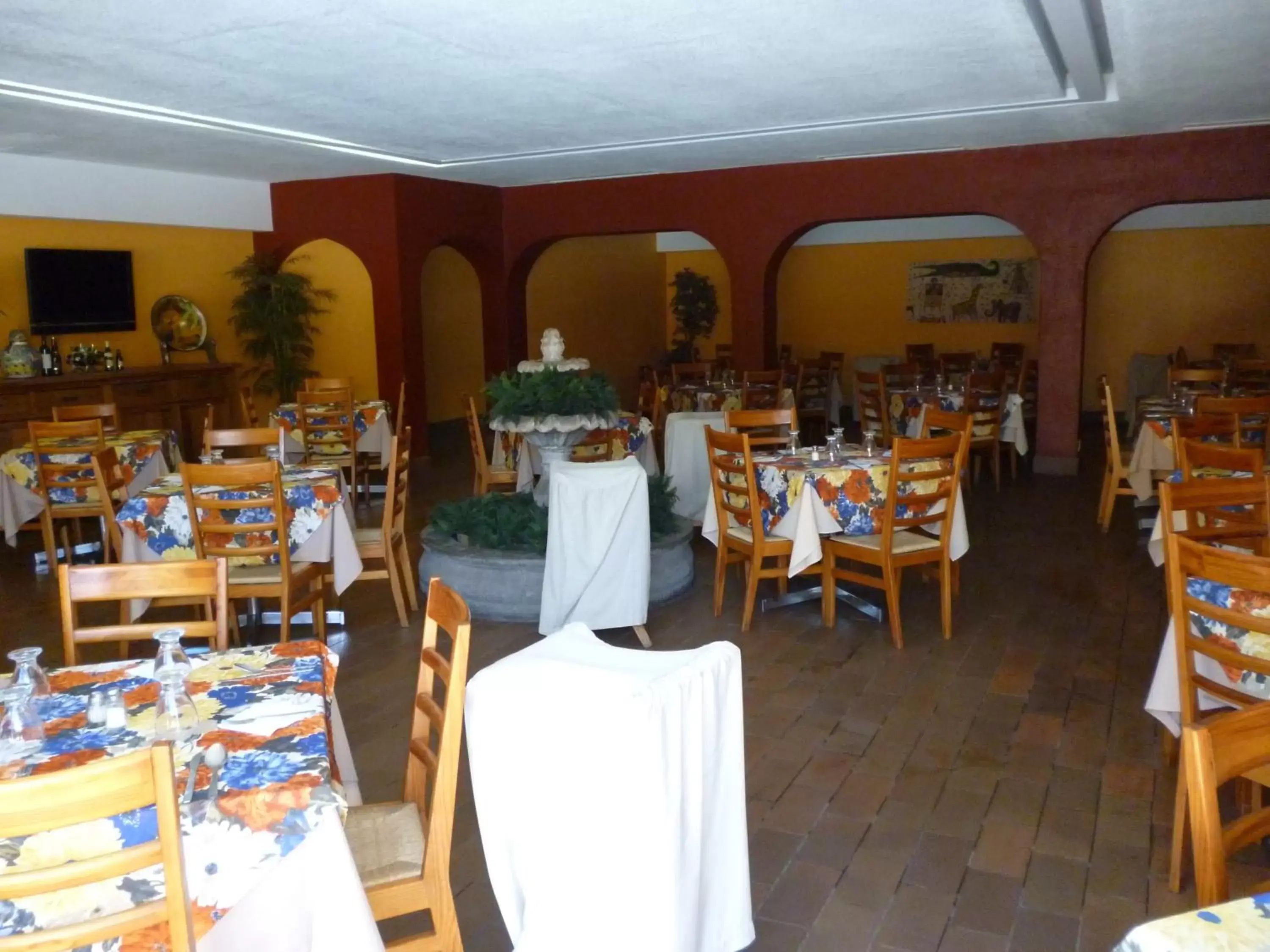 Restaurant/Places to Eat in Hotel Hacienda