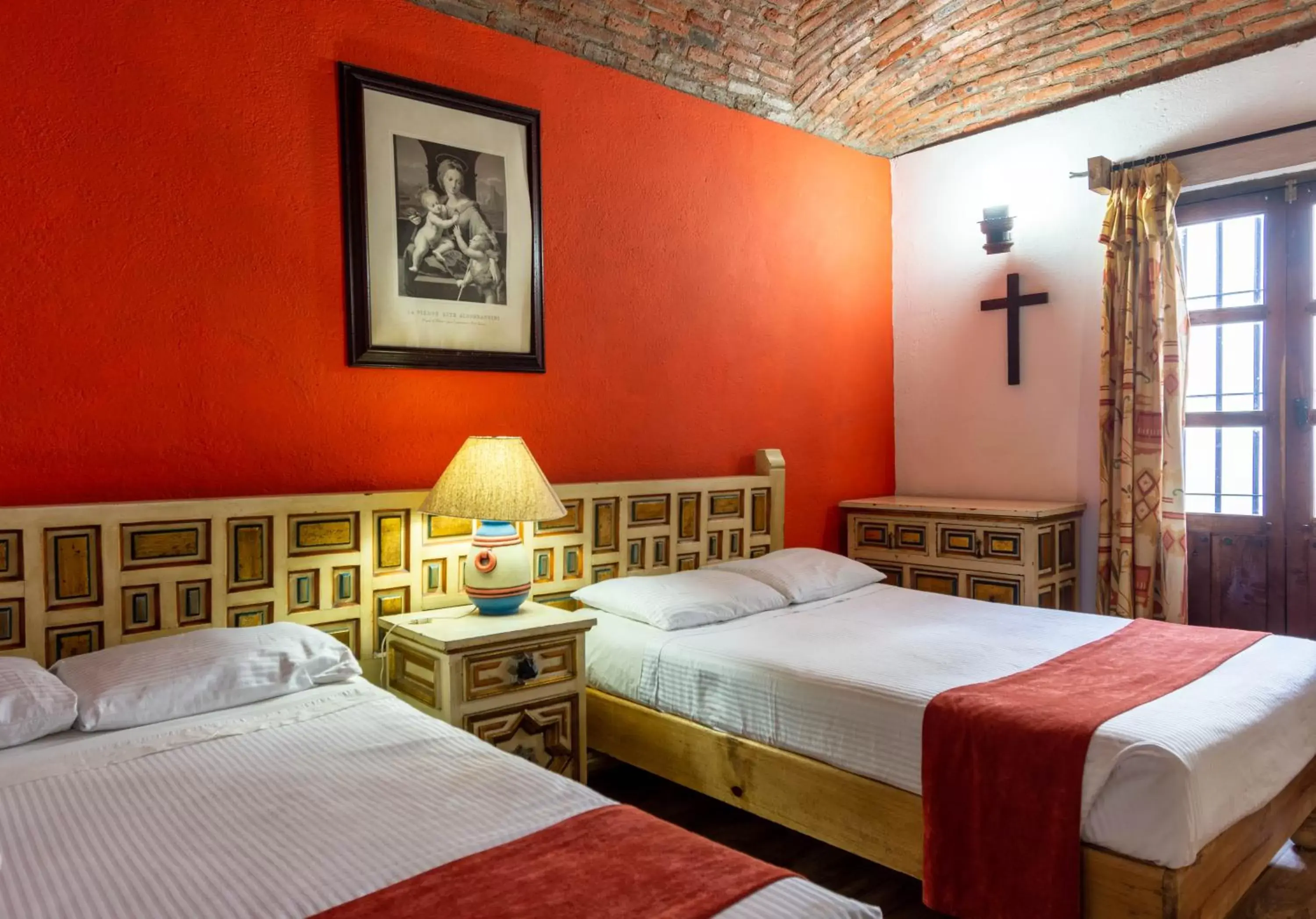 Photo of the whole room, Bed in Hosteria del Frayle