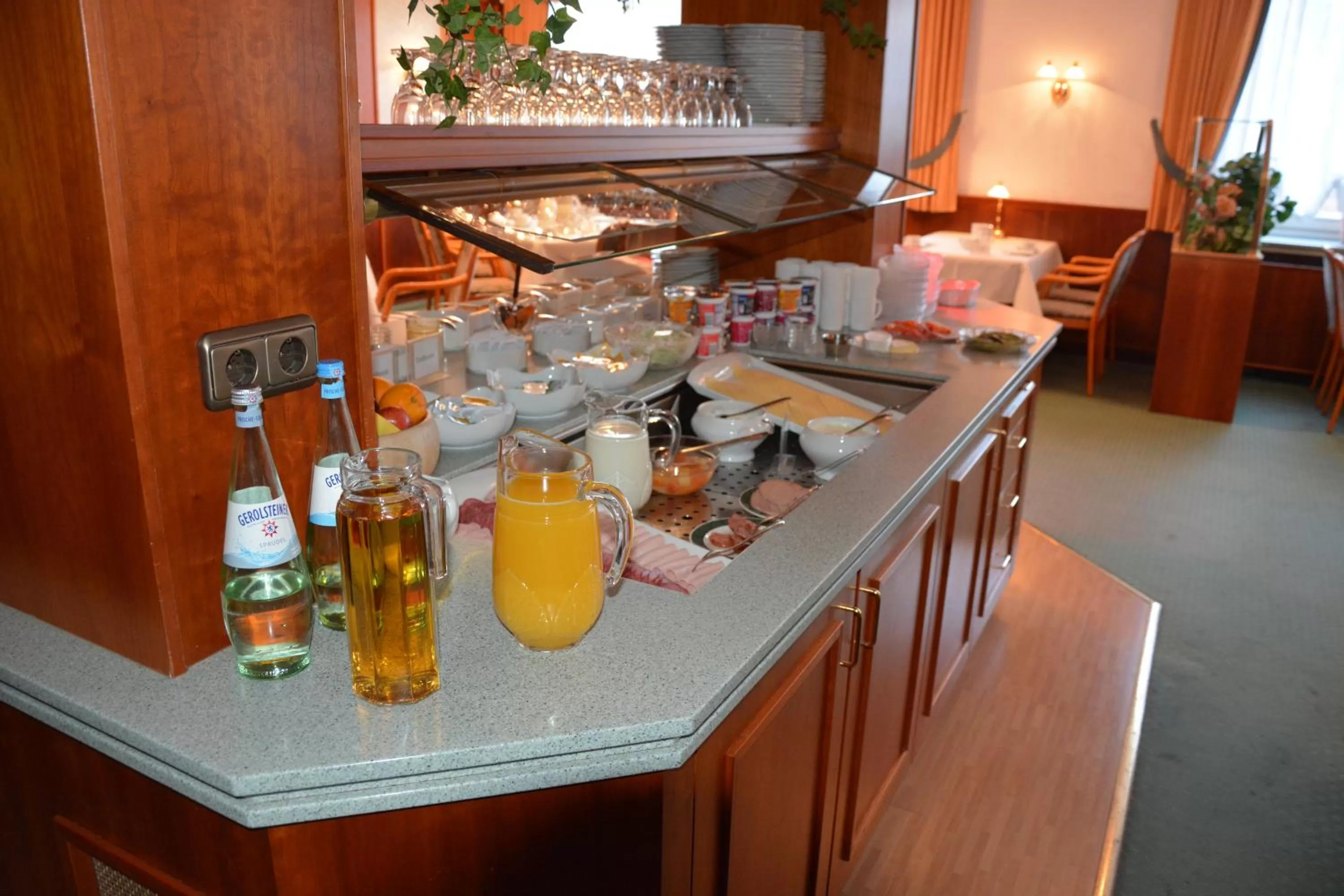 Breakfast in Hotel Meyn