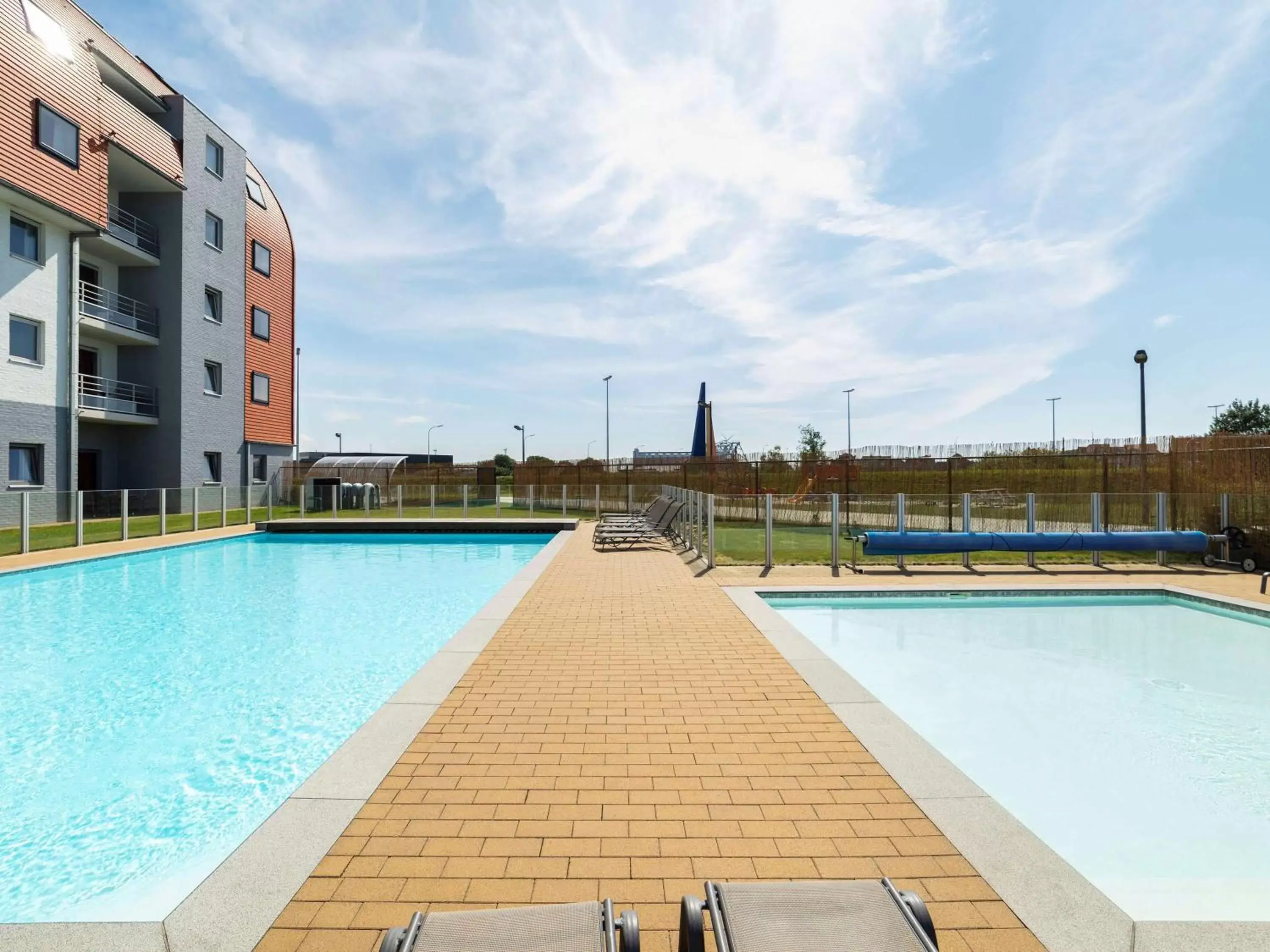 Property building, Swimming Pool in ibis Styles Zeebrugge