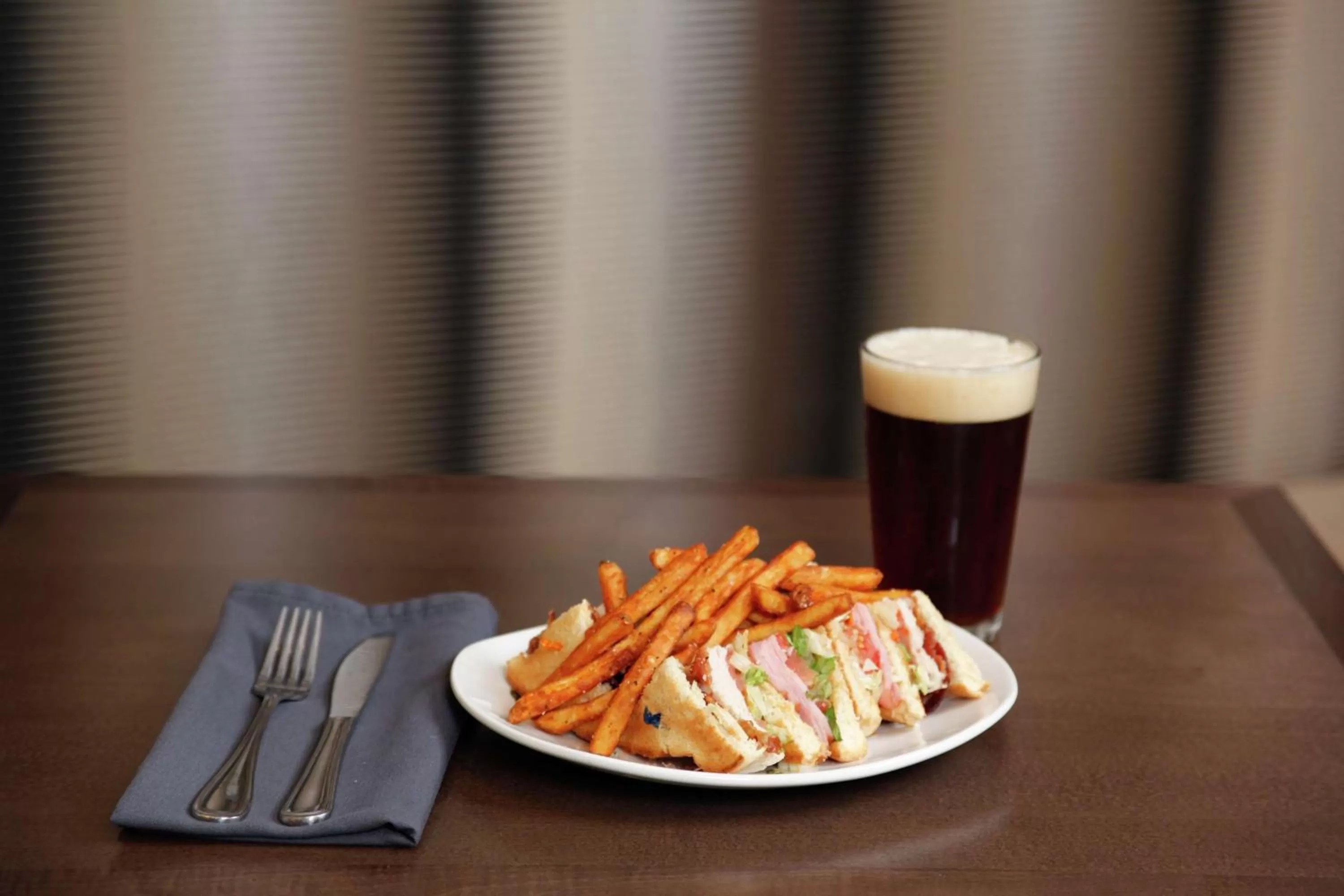 Restaurant/places to eat in DoubleTree by Hilton Biloxi