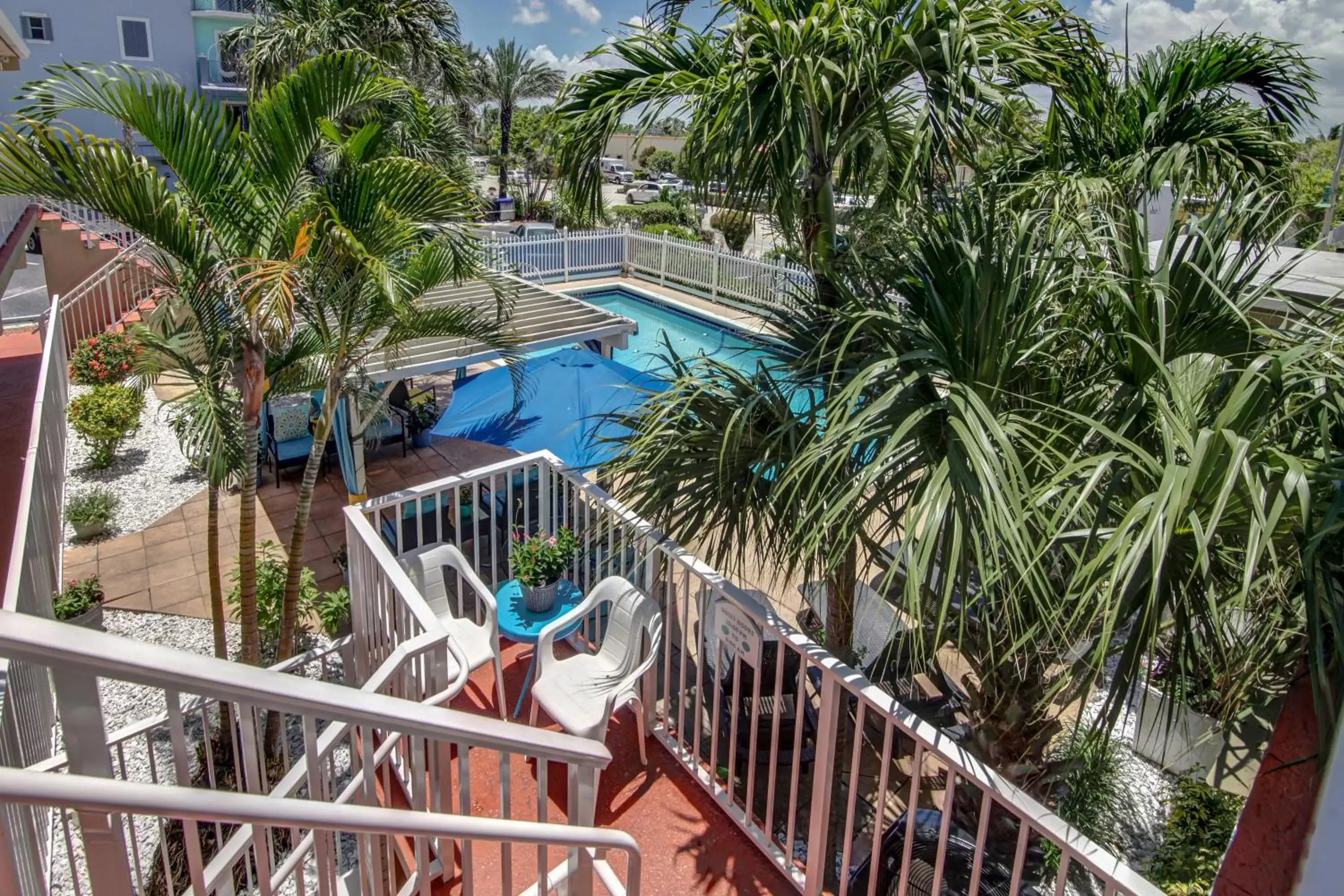 Balcony/Terrace, Pool View in Castle by the Sea Motel