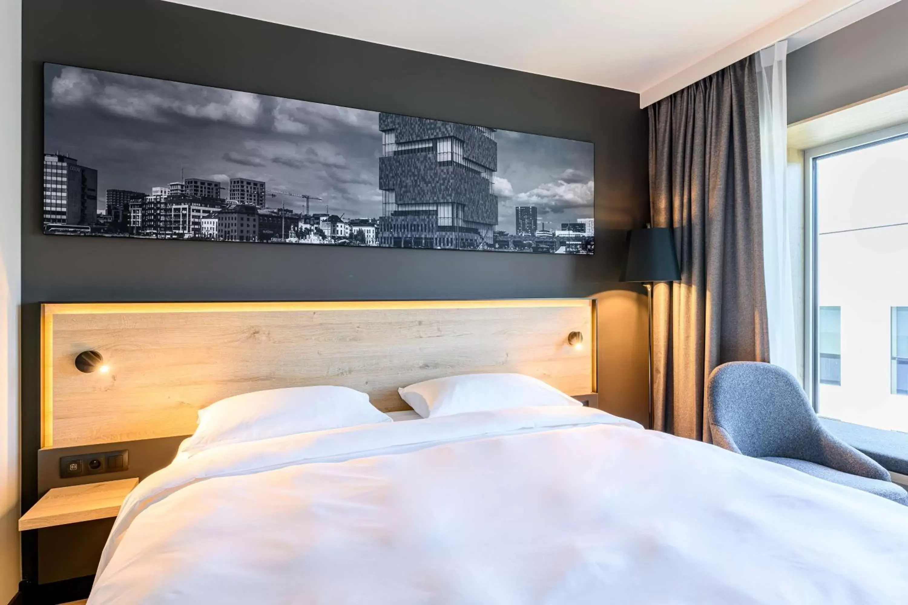 Photo of the whole room, Bed in Park Inn by Radisson Antwerp Berchem