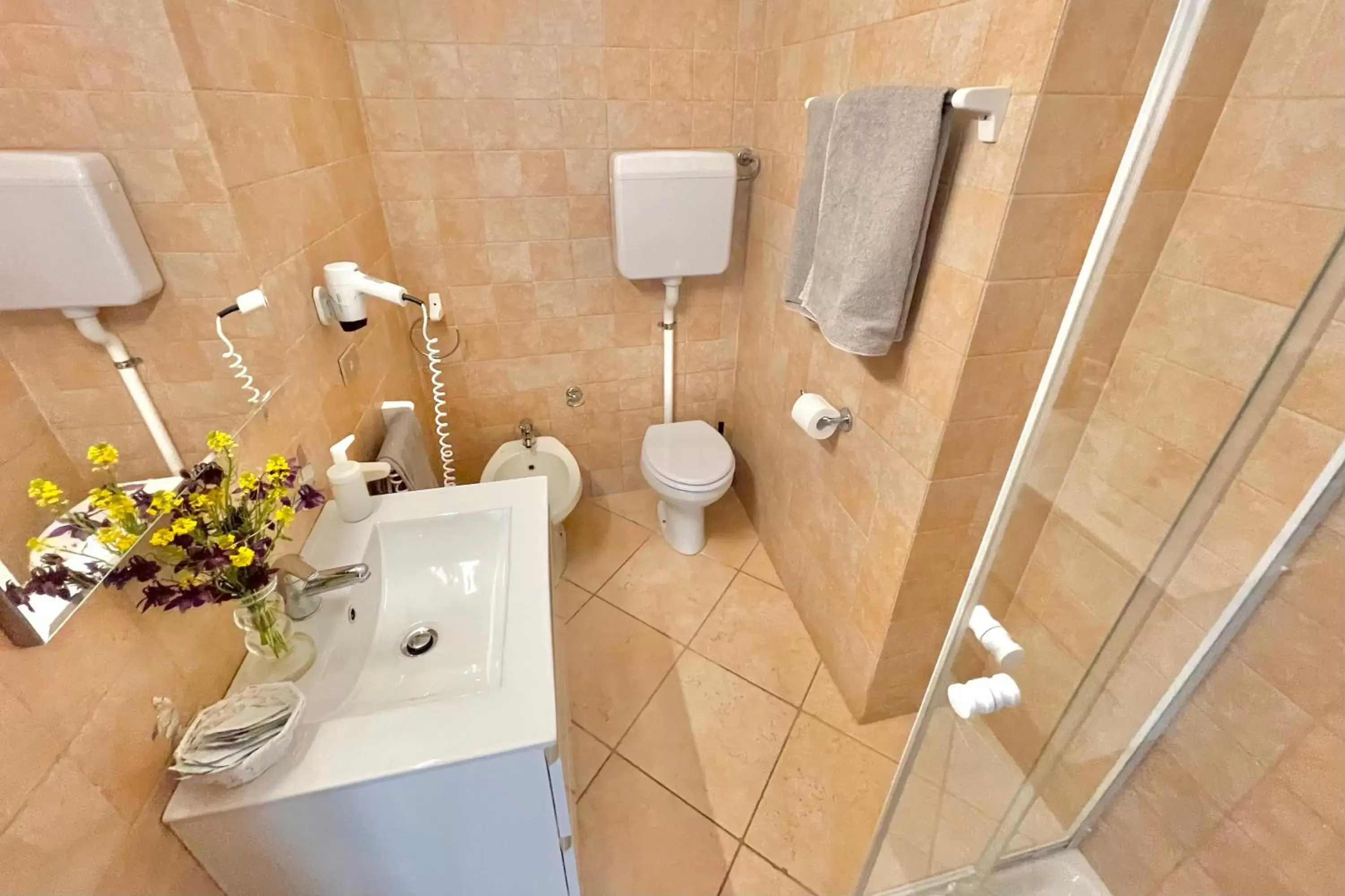 Bathroom in Albergo Vittoria