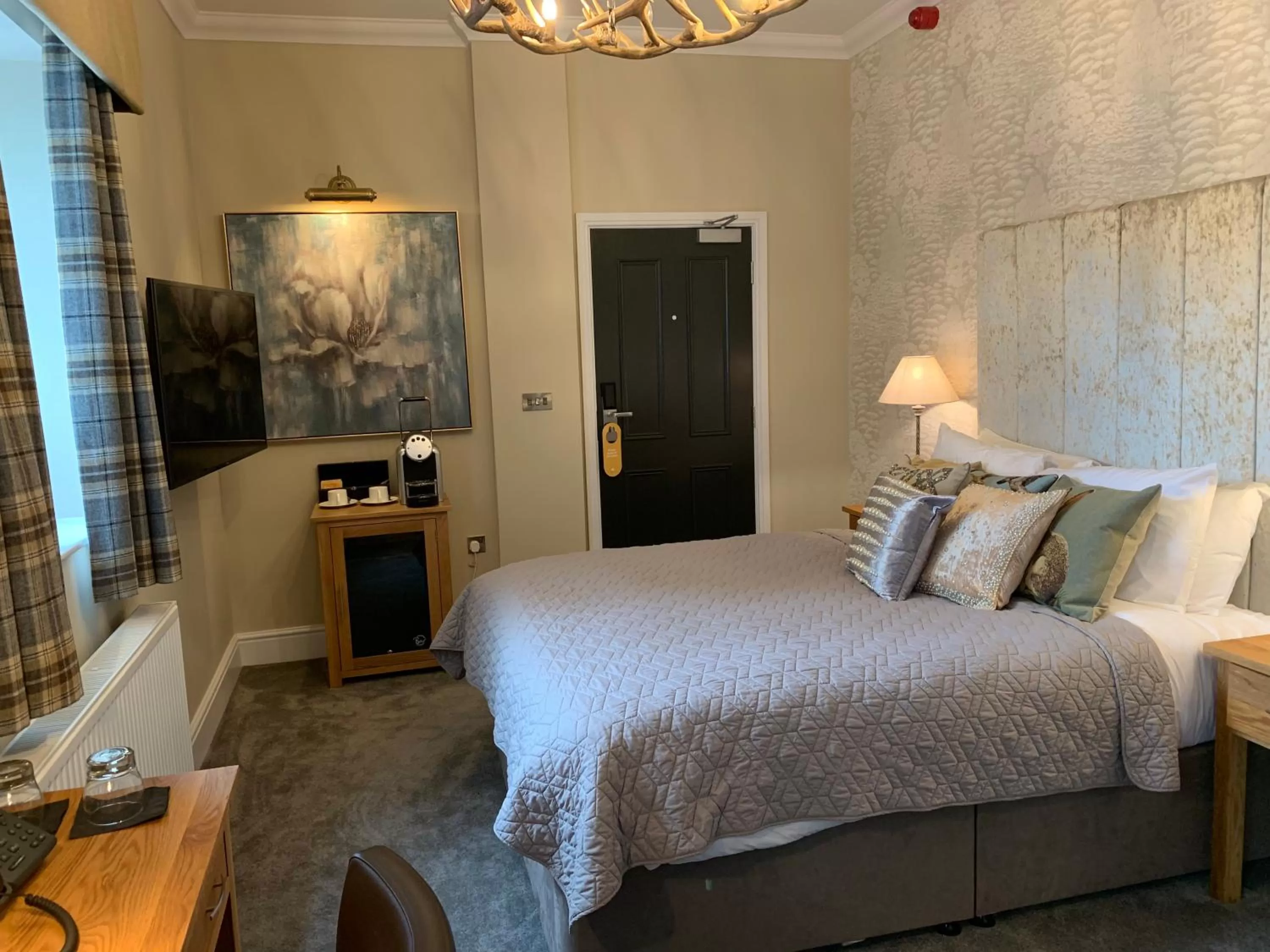 King Room in The Wheatsheaf Hotel, Sandbach