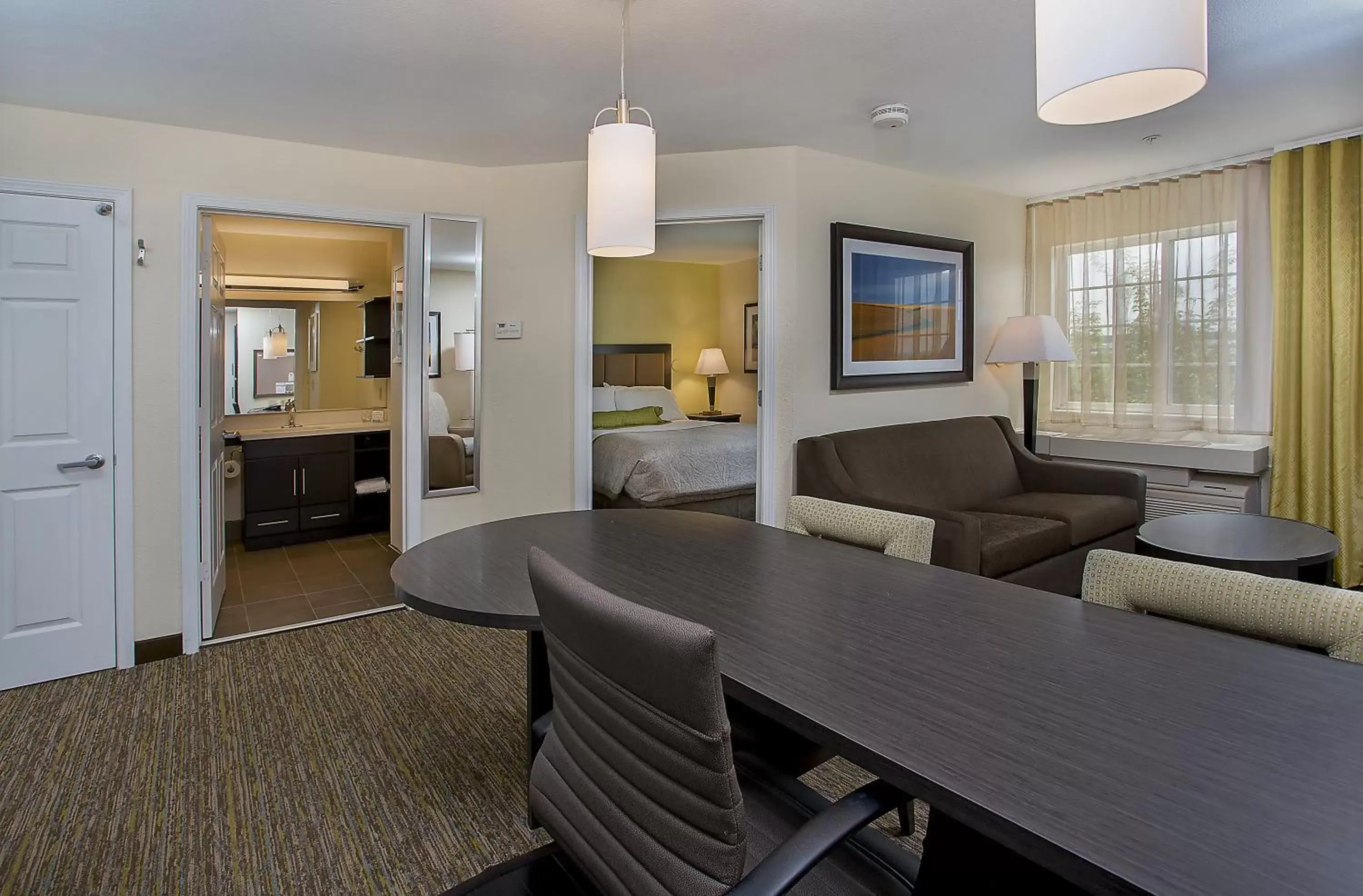 Photo of the whole room, Dining Area in Candlewood Suites Louisville Airport, an IHG Hotel