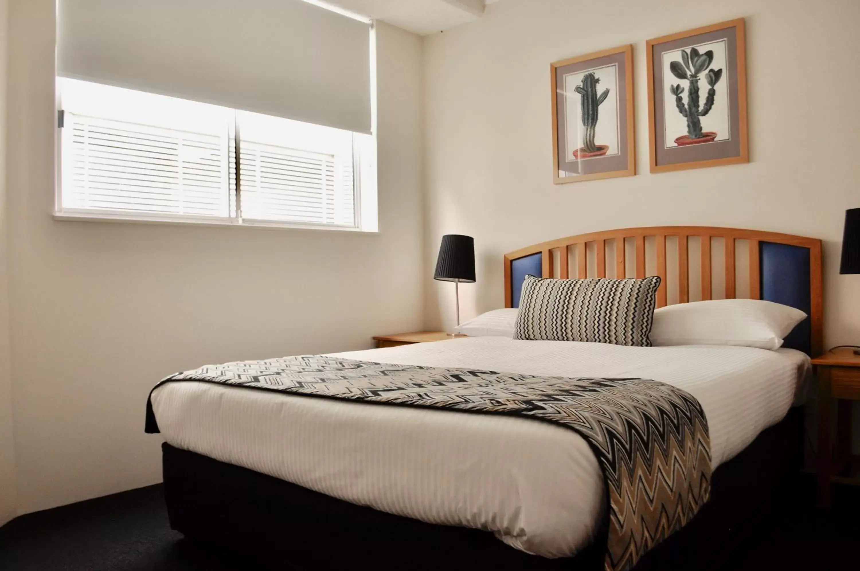 Bed in Goldsborough Place Apartments