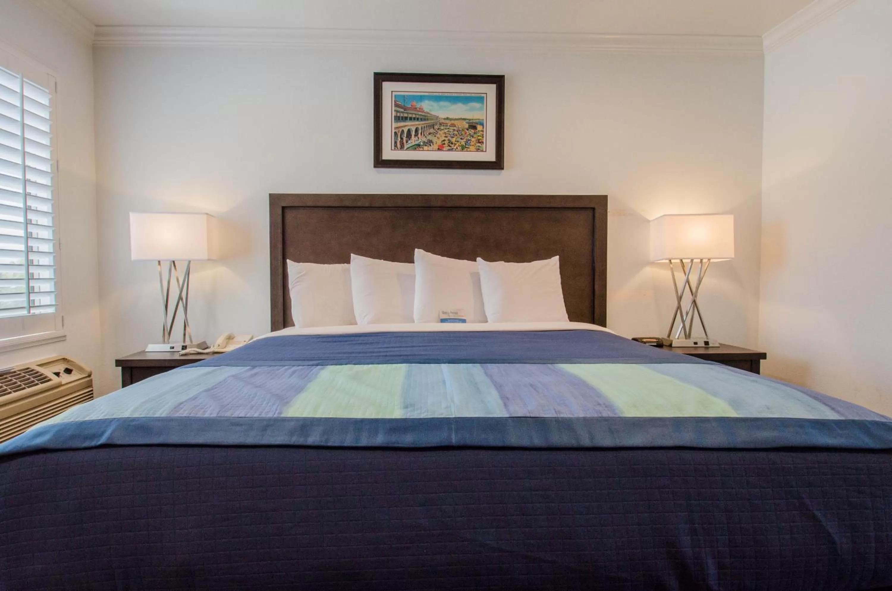 Bed in Continental Inn