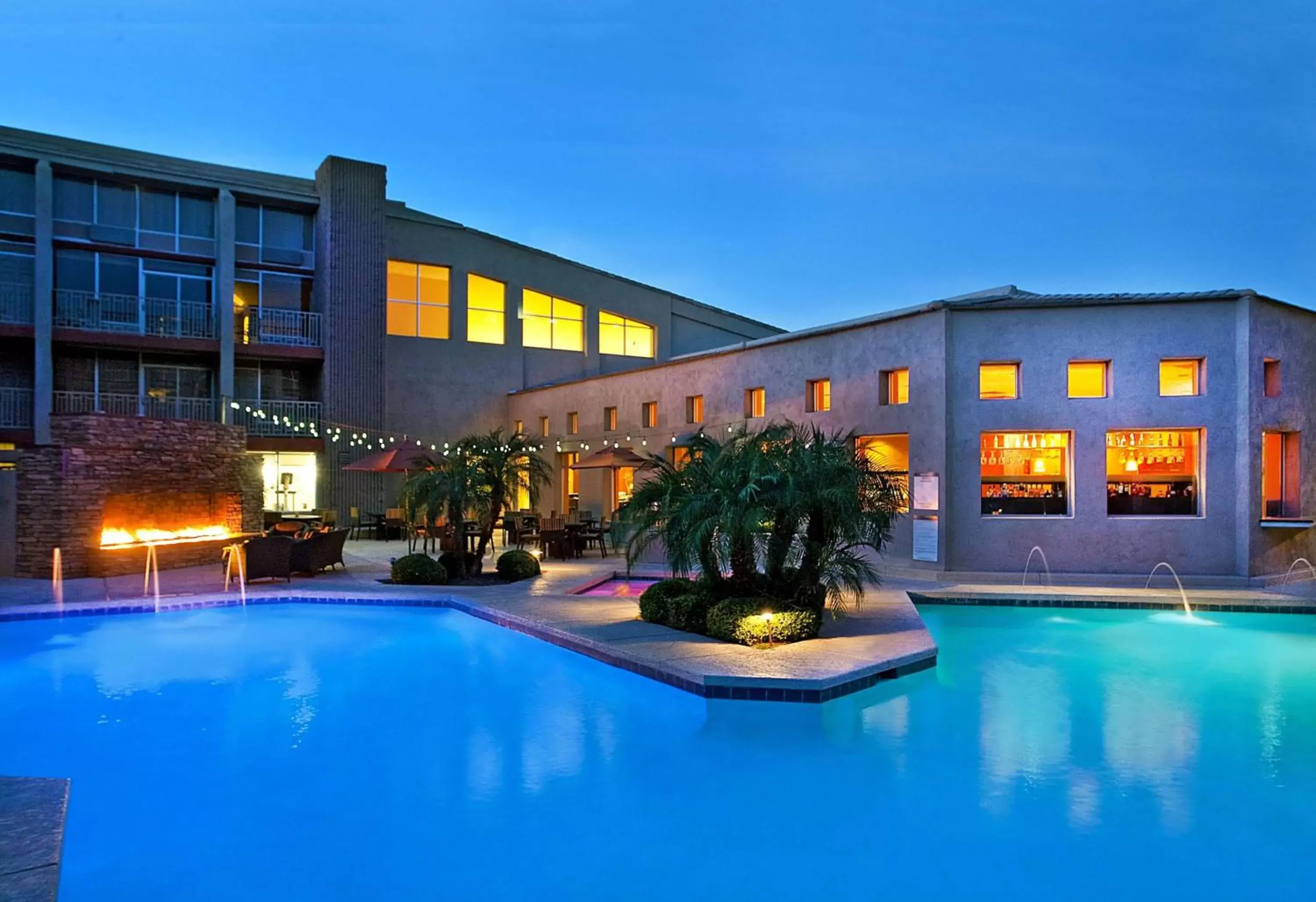 Pool view, Property Building in Wyndham Phoenix Airport - Tempe