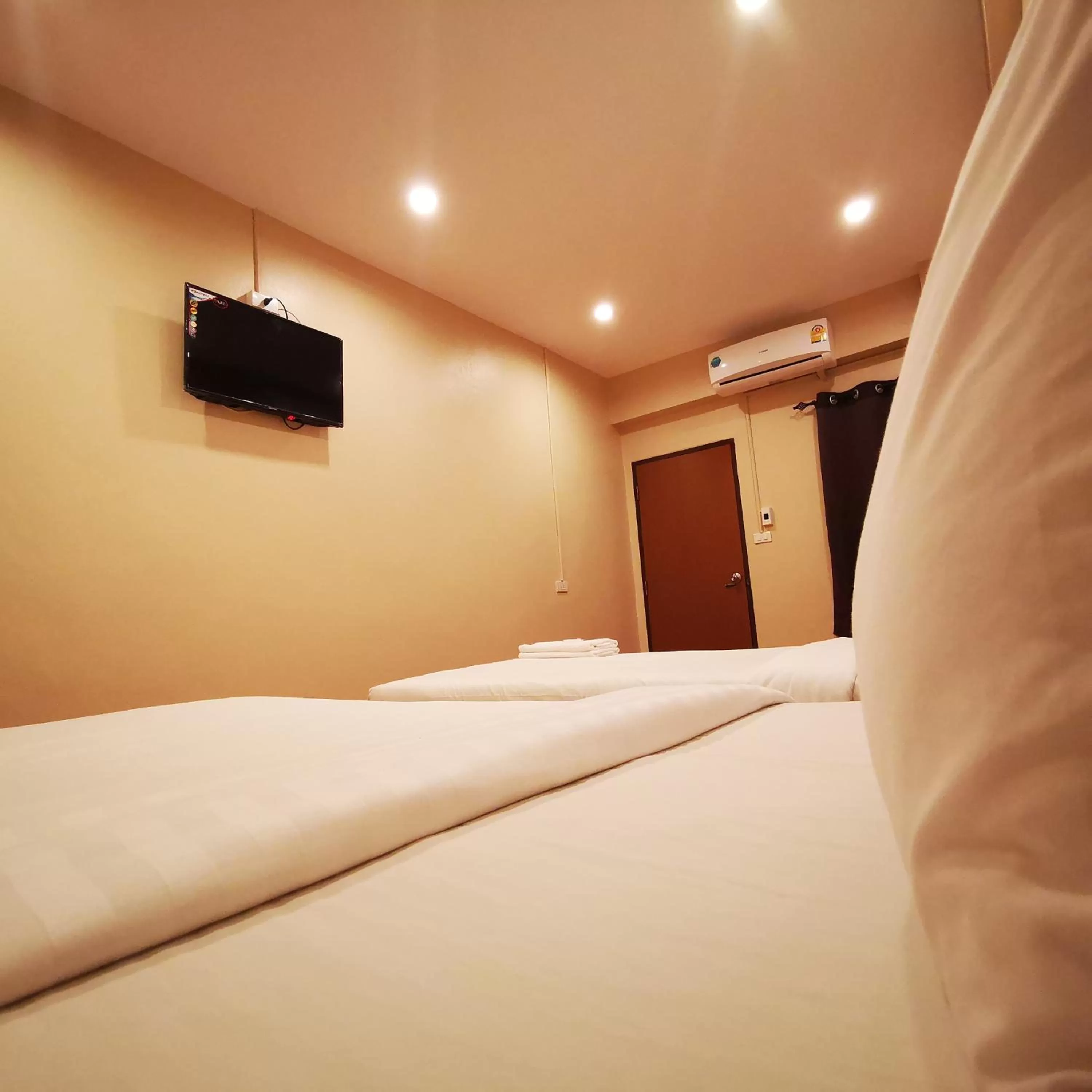 Bed in KKinn South Pattaya