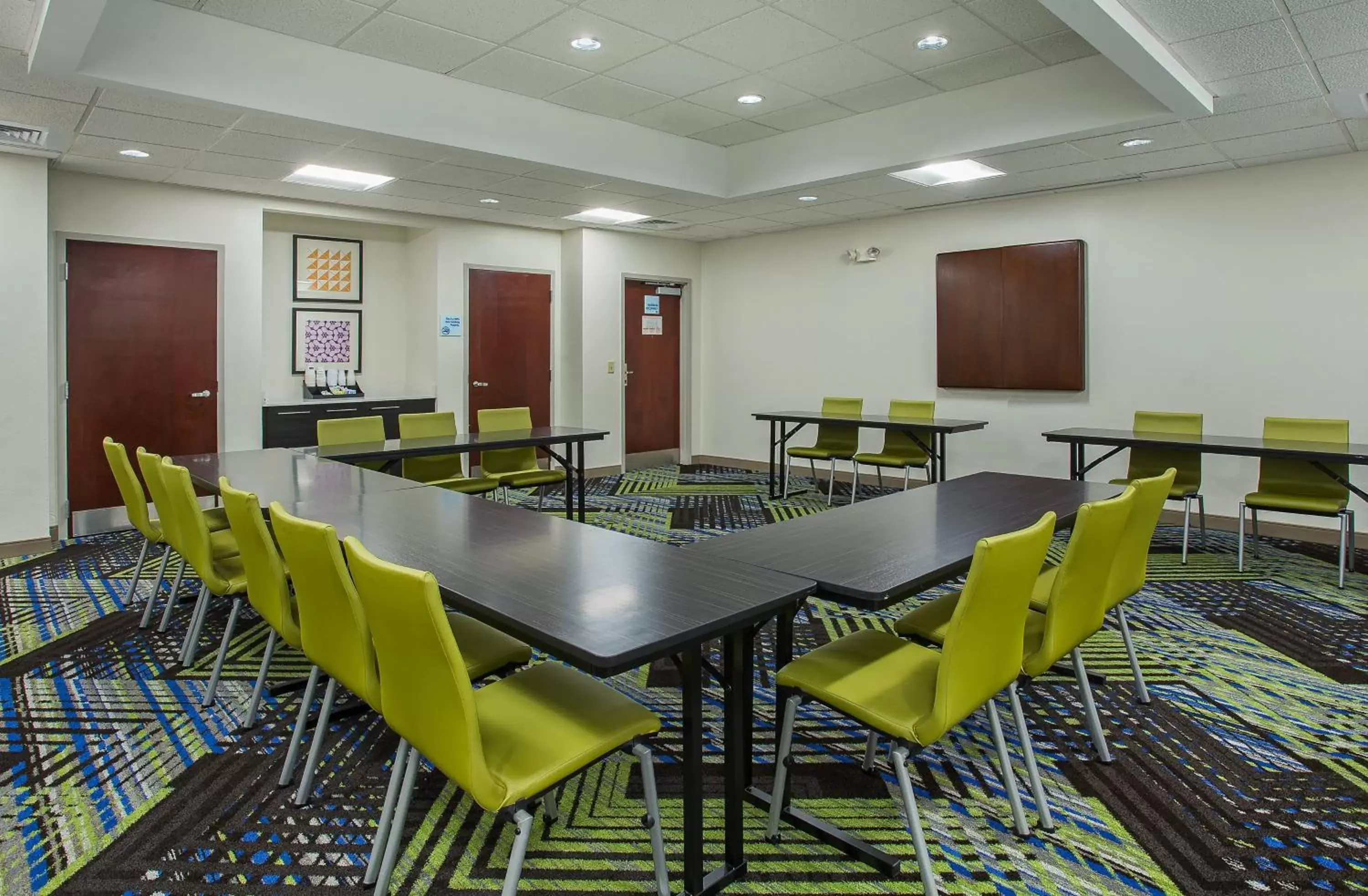 Meeting/conference room in Holiday Inn Express & Suites Lebanon-Nashville Area, an IHG Hotel