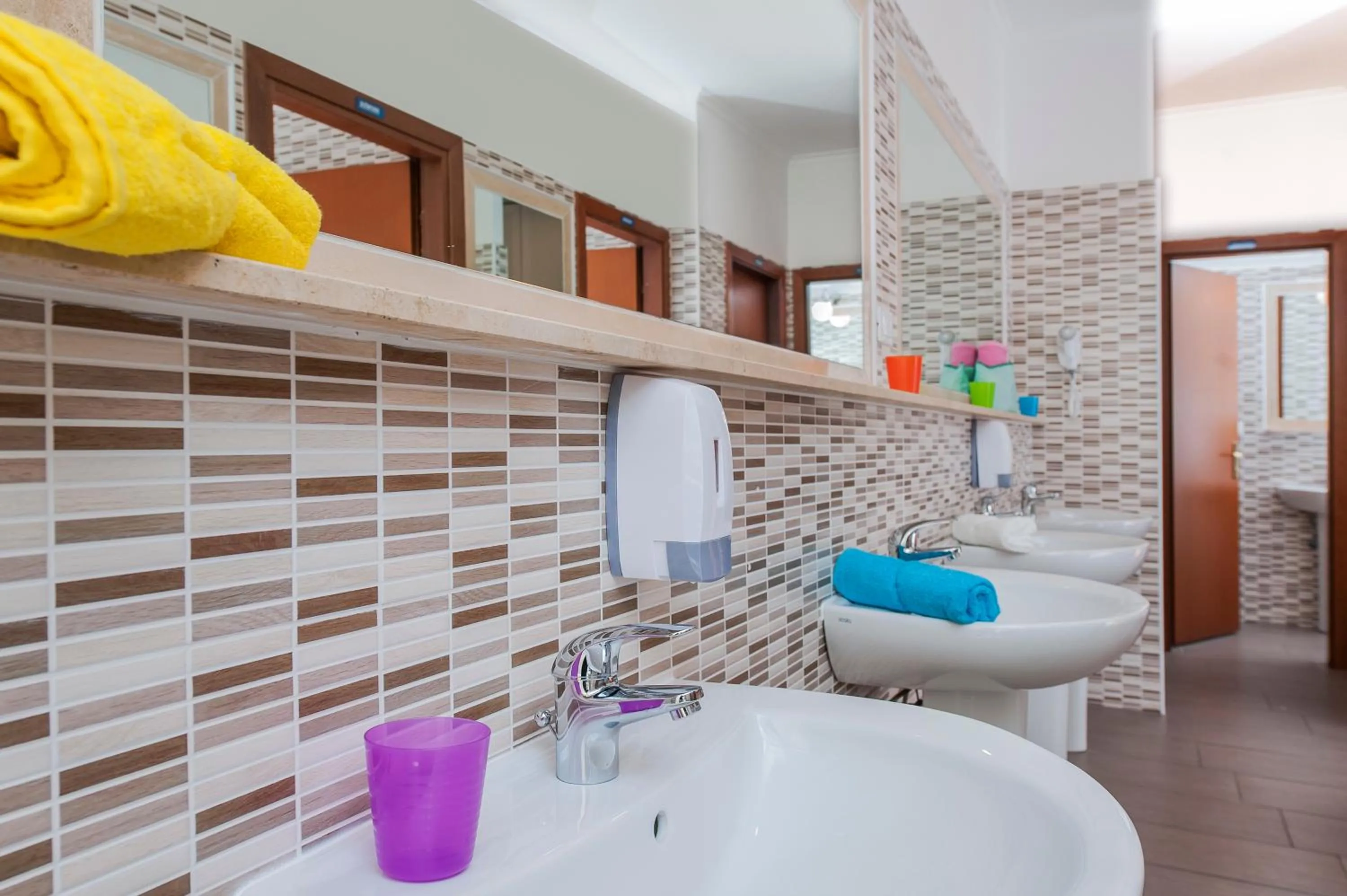 Bathroom in Budget Rooms Des Arts