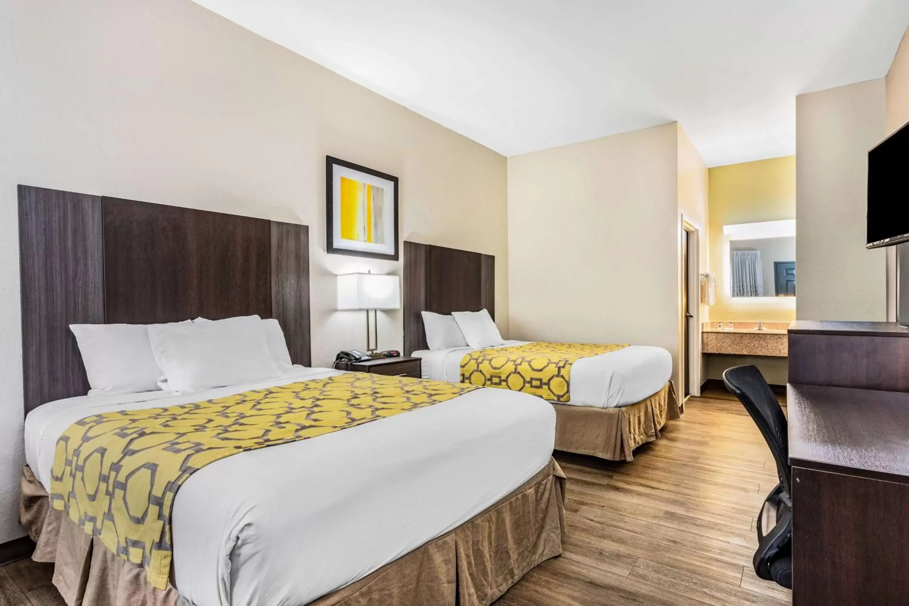 Photo of the whole room, Bed in Baymont by Wyndham Midway Tallahassee Photo of the whole room, Bed in Baymont by Wyndham Midway Tallahassee