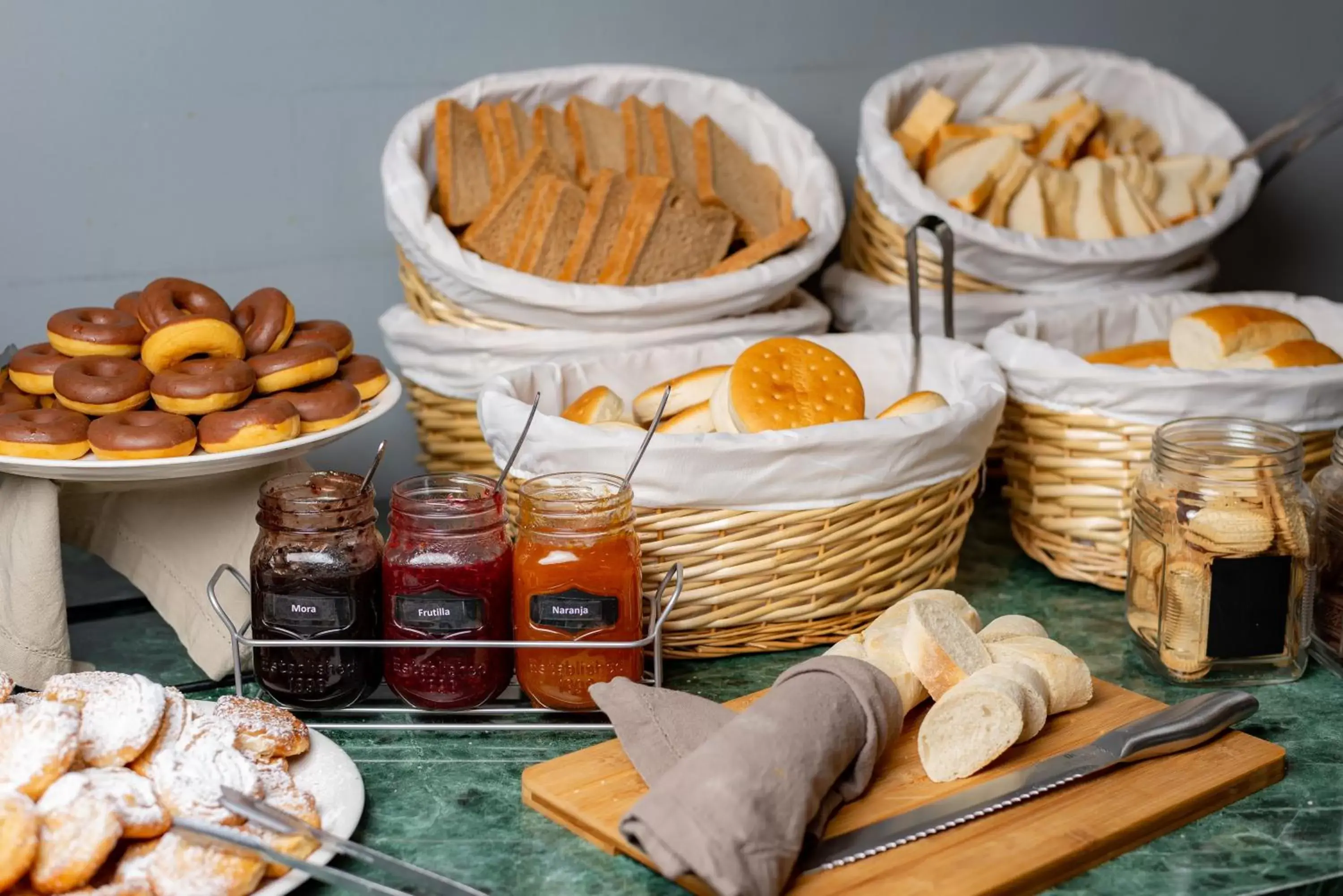 Continental breakfast, Food in ibis Santiago Estacion Central