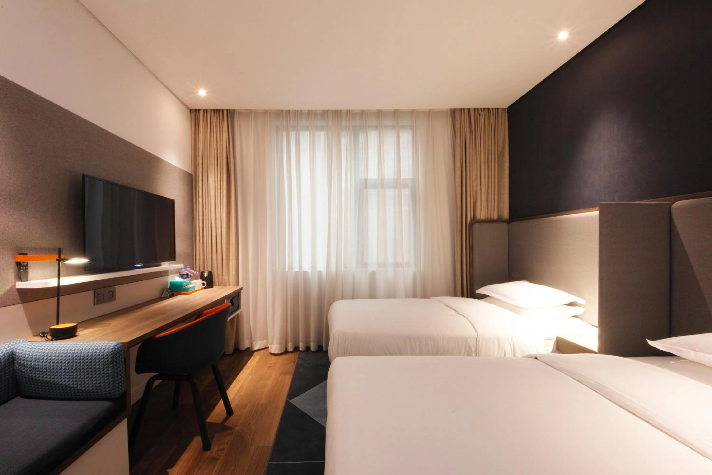 Bed in Holiday Inn Express Hefei Shushan by IHG