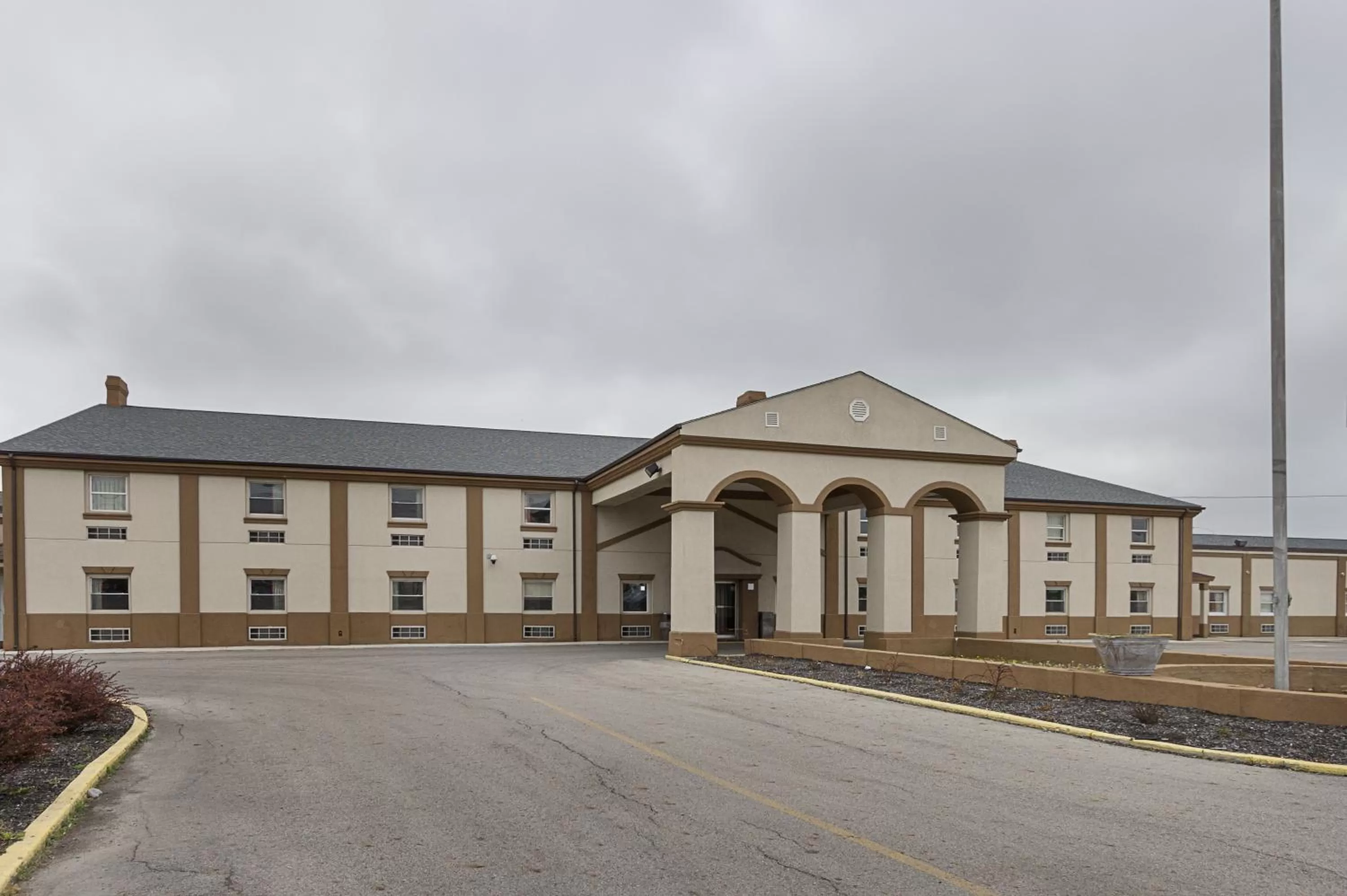 Facade/entrance in Motel 6-Sidney, OH