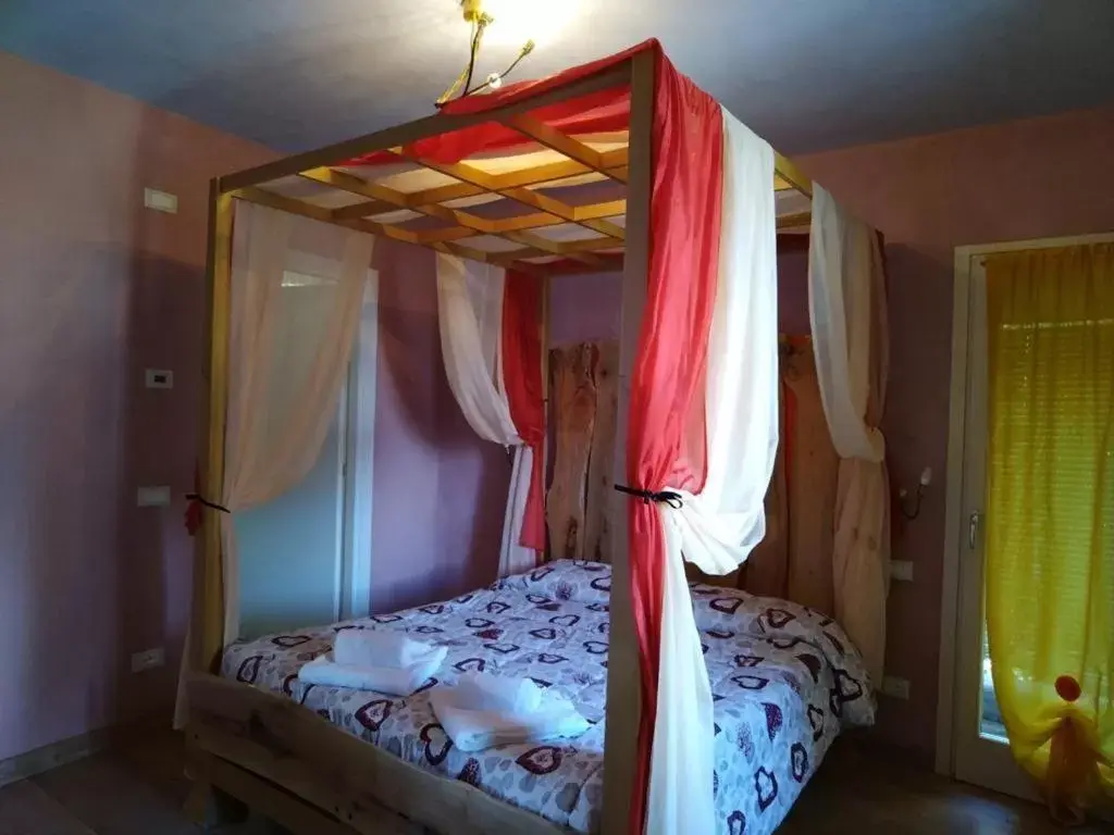 Bed in Borgo al Sole by Garda Facilities