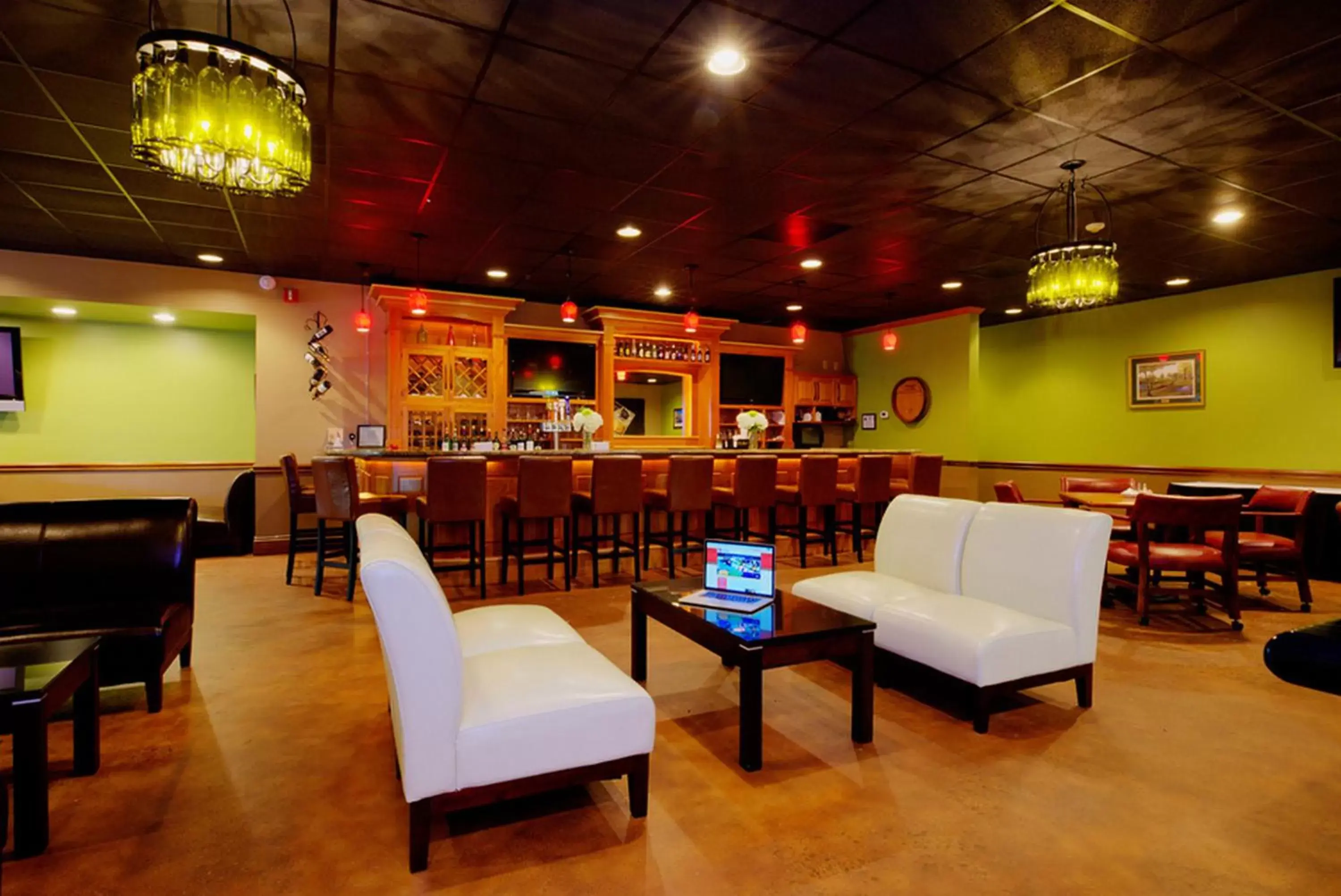 Restaurant/places to eat, Lounge/Bar in Village Inn Clemmons-Winston Salem, Trademark by Wyndham