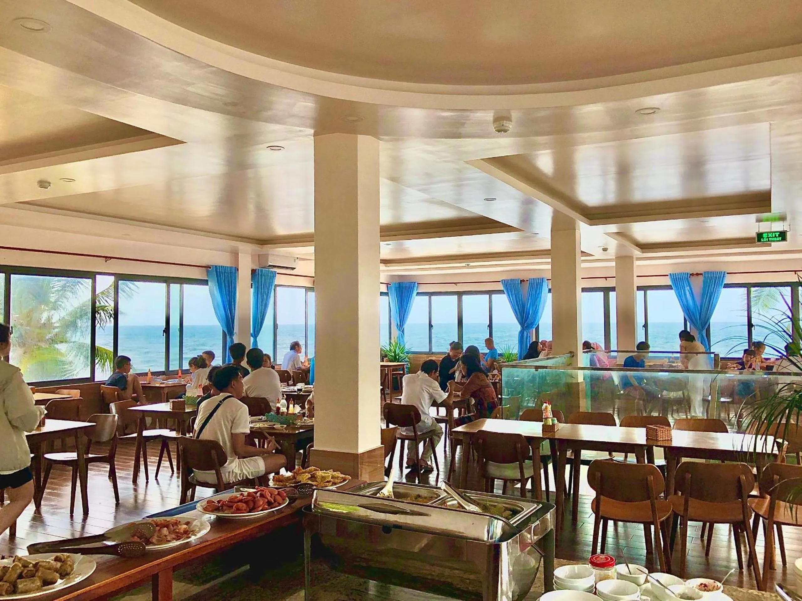 Buffet breakfast in Phuong Binh House