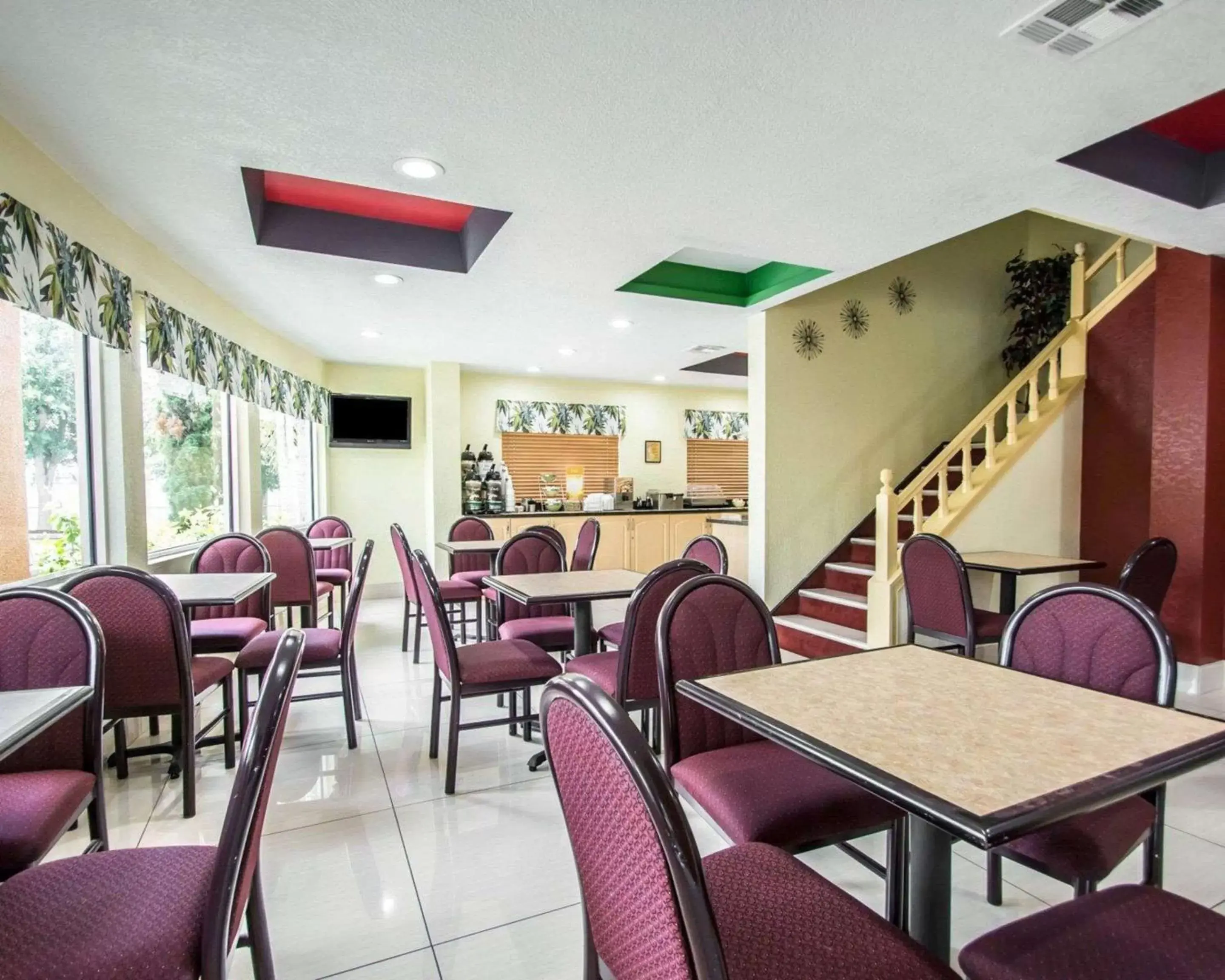 Restaurant/Places to Eat in Quality Inn Sarasota I-75