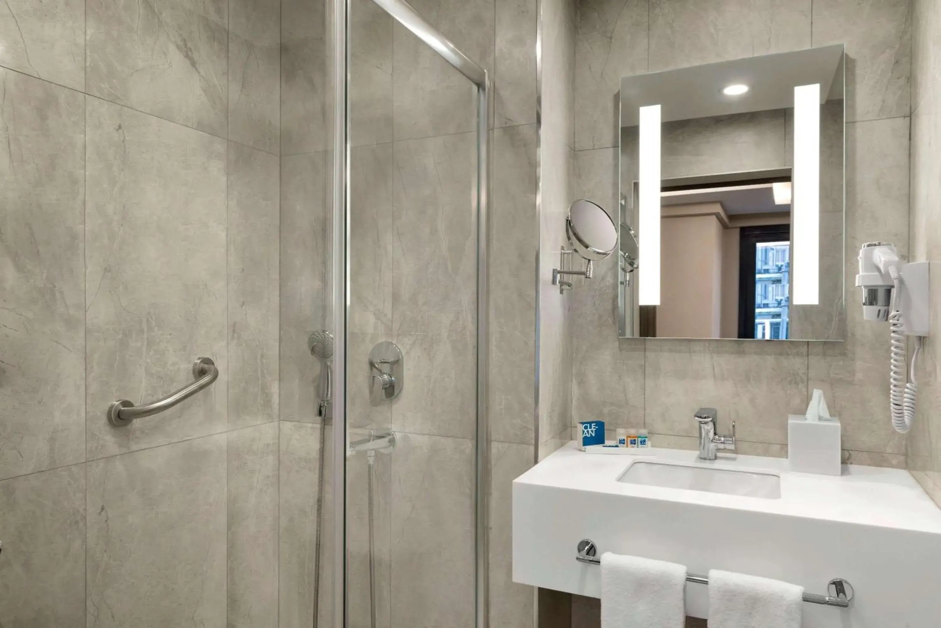 Photo of the whole room, Bathroom in Tryp by Wyndham Istanbul Taksim