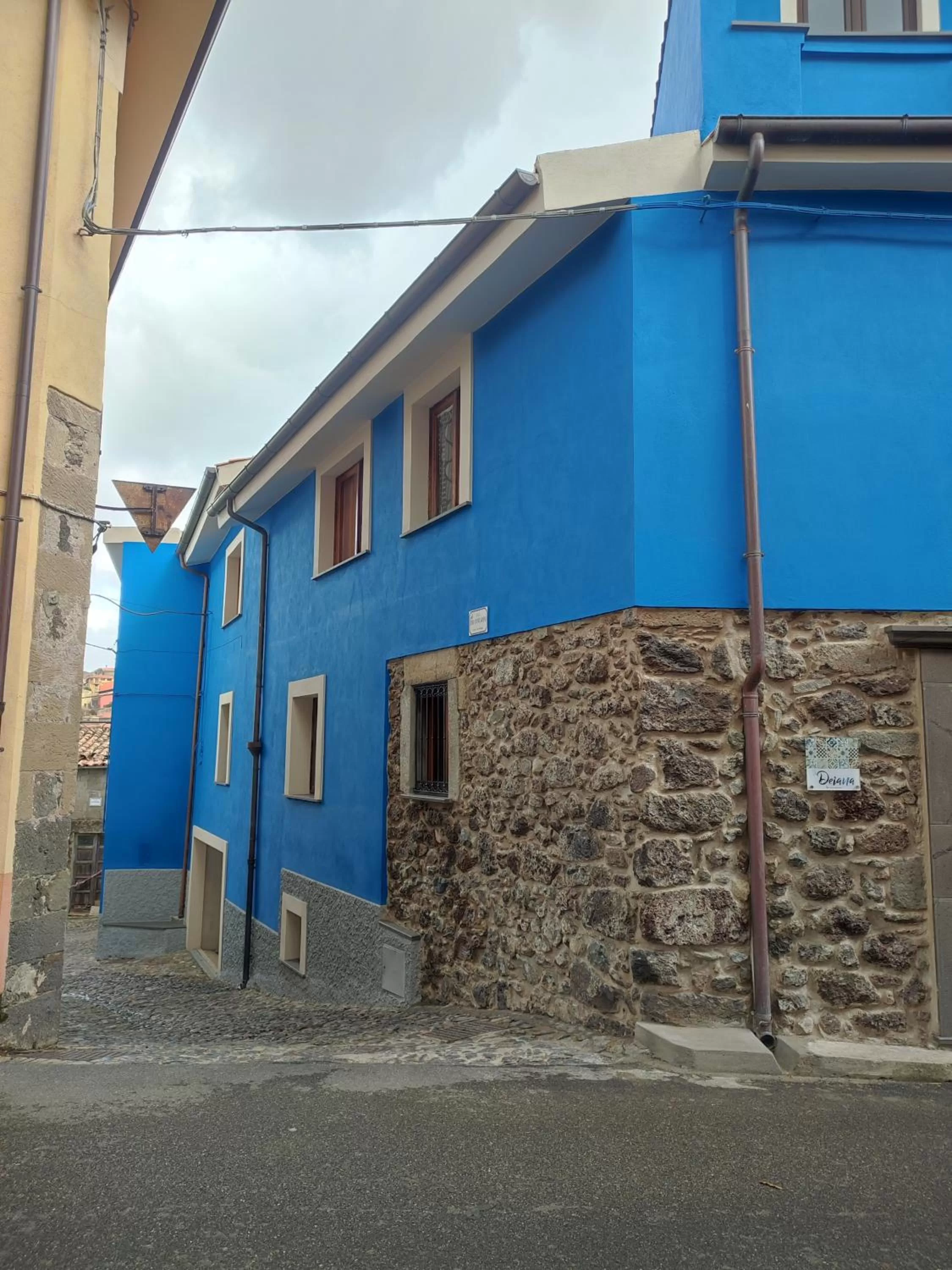 Property building in Deiana affittacamere e pizzeria