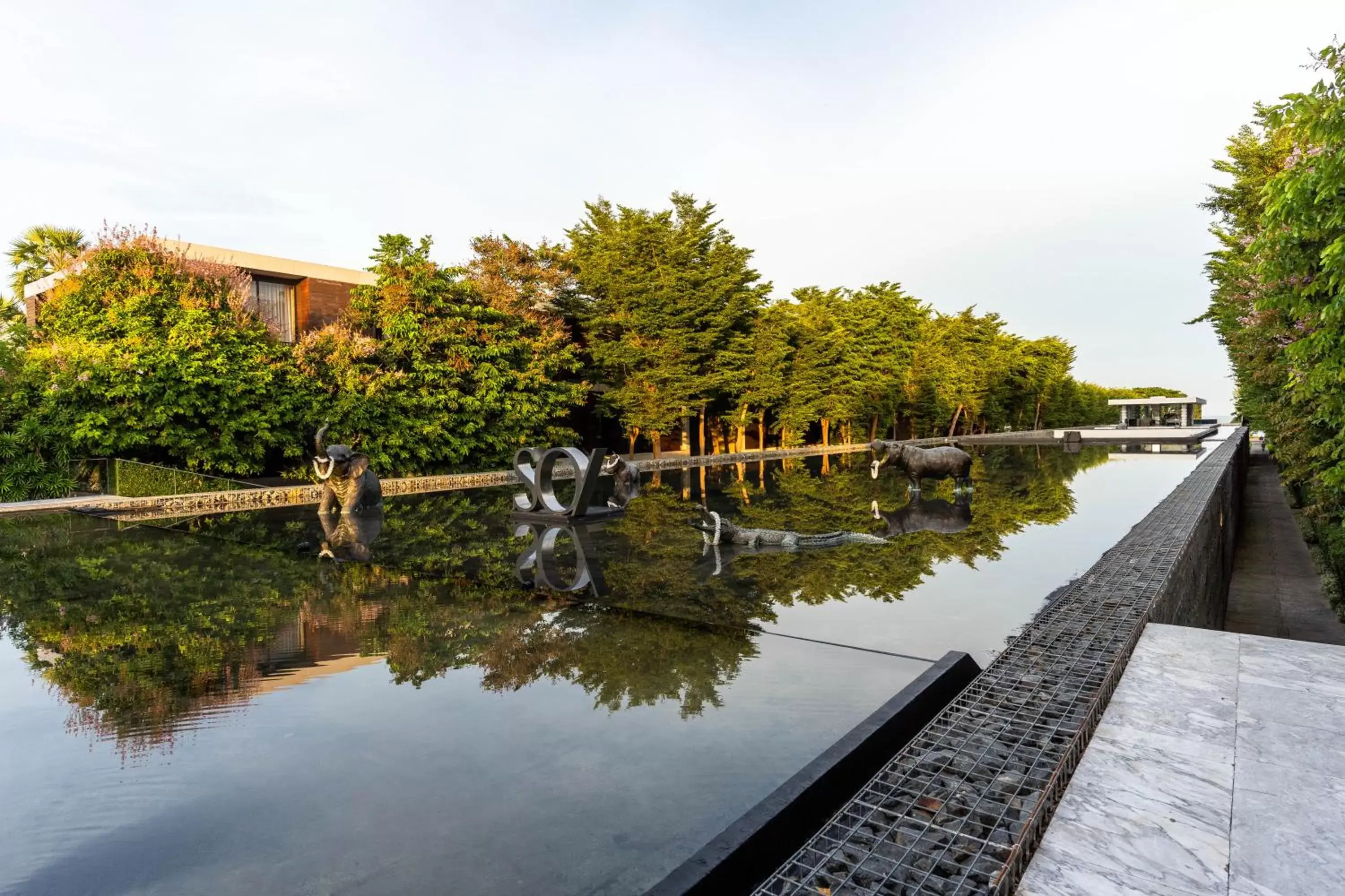 Property building in SO/ Sofitel Hua Hin Property building in SO/ Sofitel Hua Hin