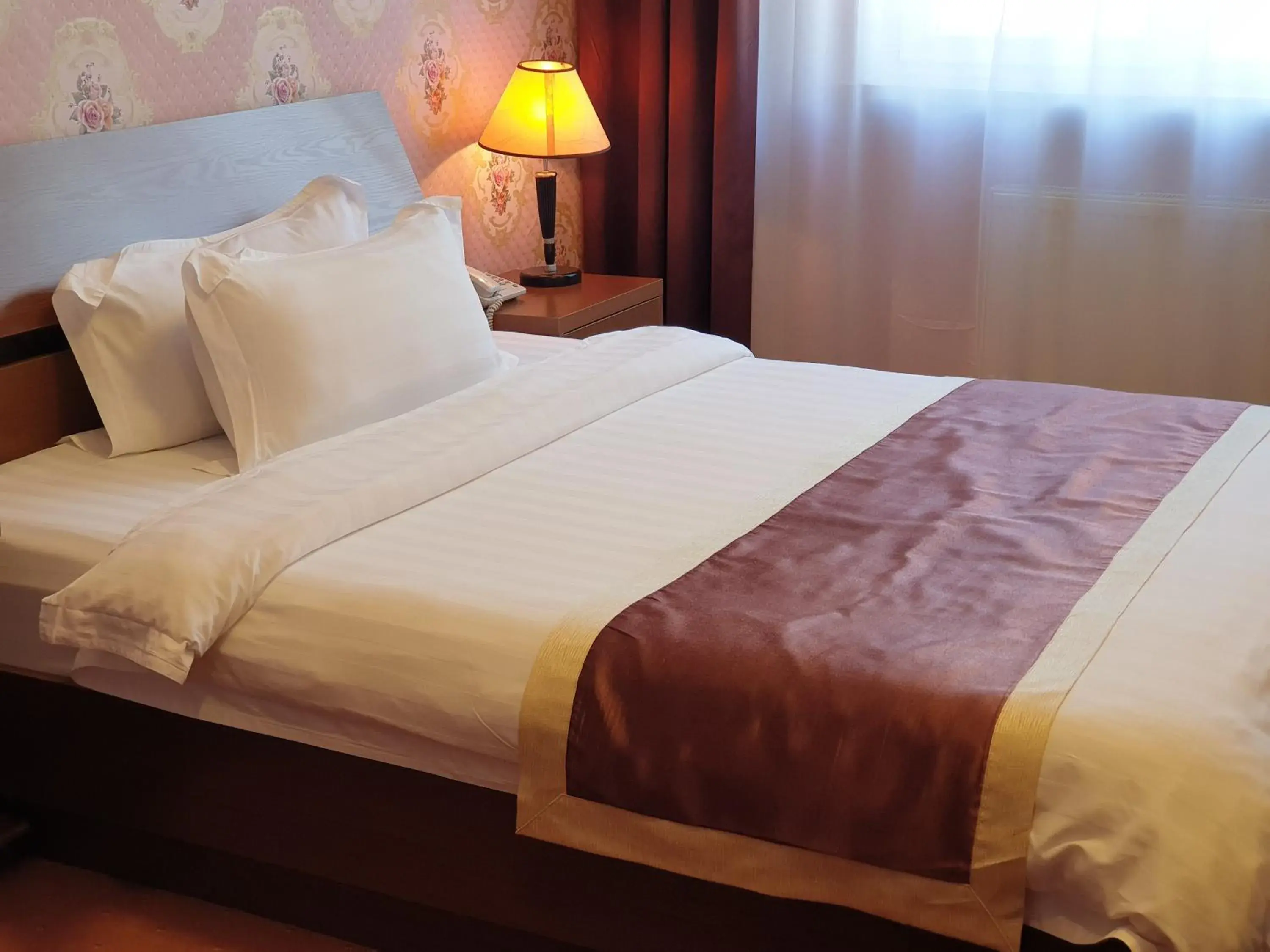 Bed in Springs Hotel