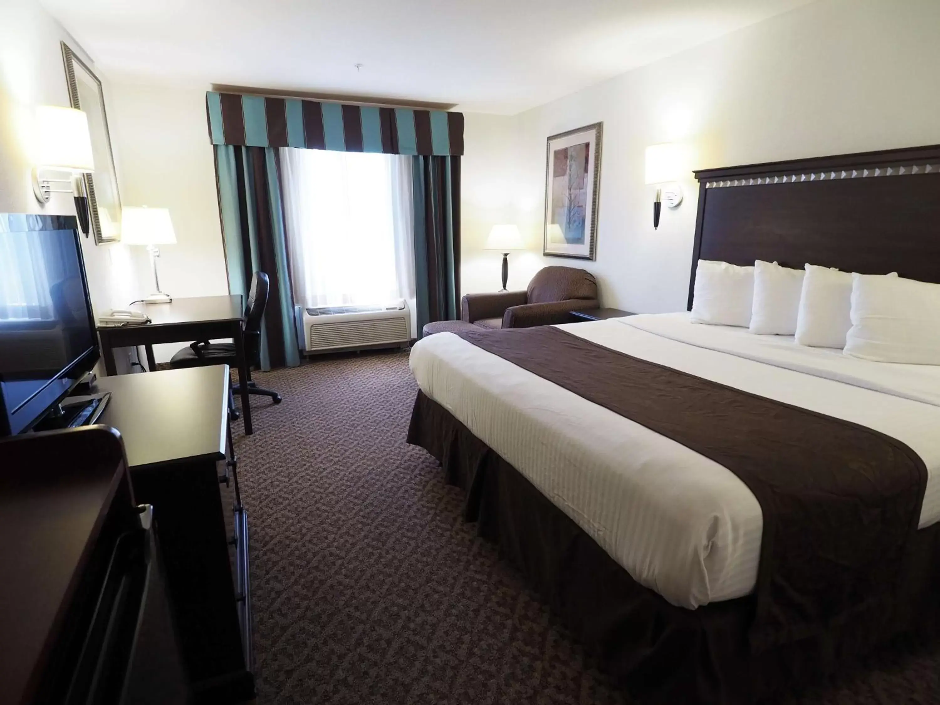 Photo of the whole room, Bed in Country Inn & Suites by Radisson, Canton, GA