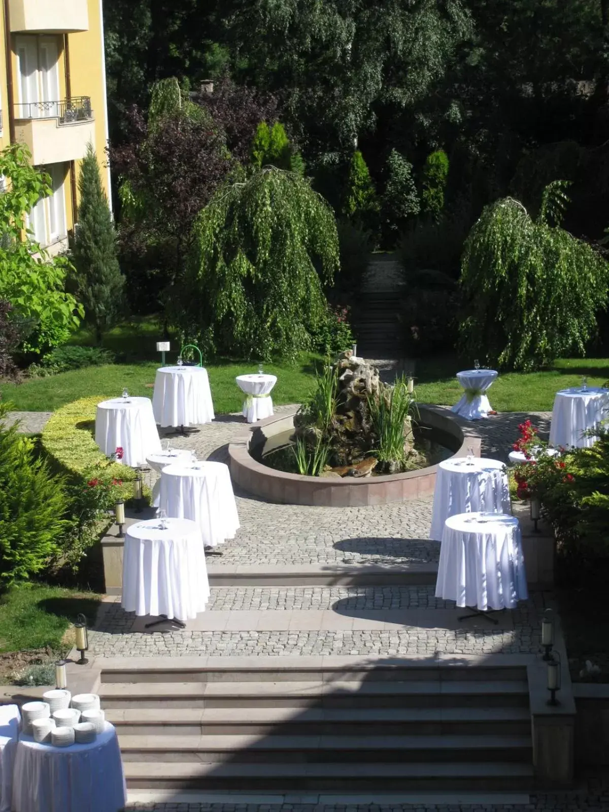 Garden, Banquet Facilities in Maison Sofia - MGallery