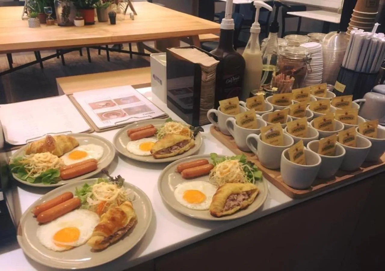 Food and drinks in The Journey Hotel Laksi