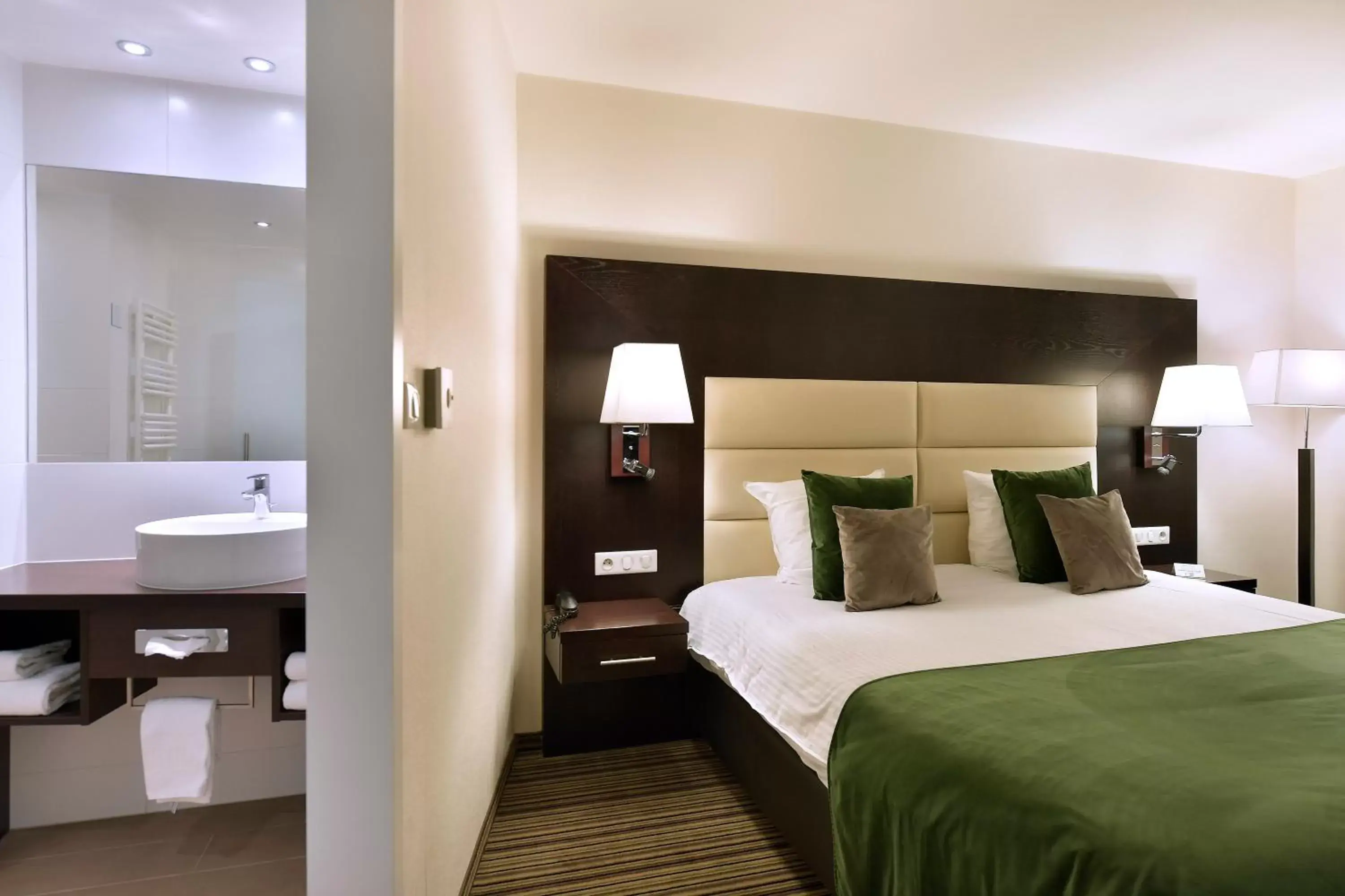 Bedroom, Bed in Hotel Charleroi Airport - Van Der Valk