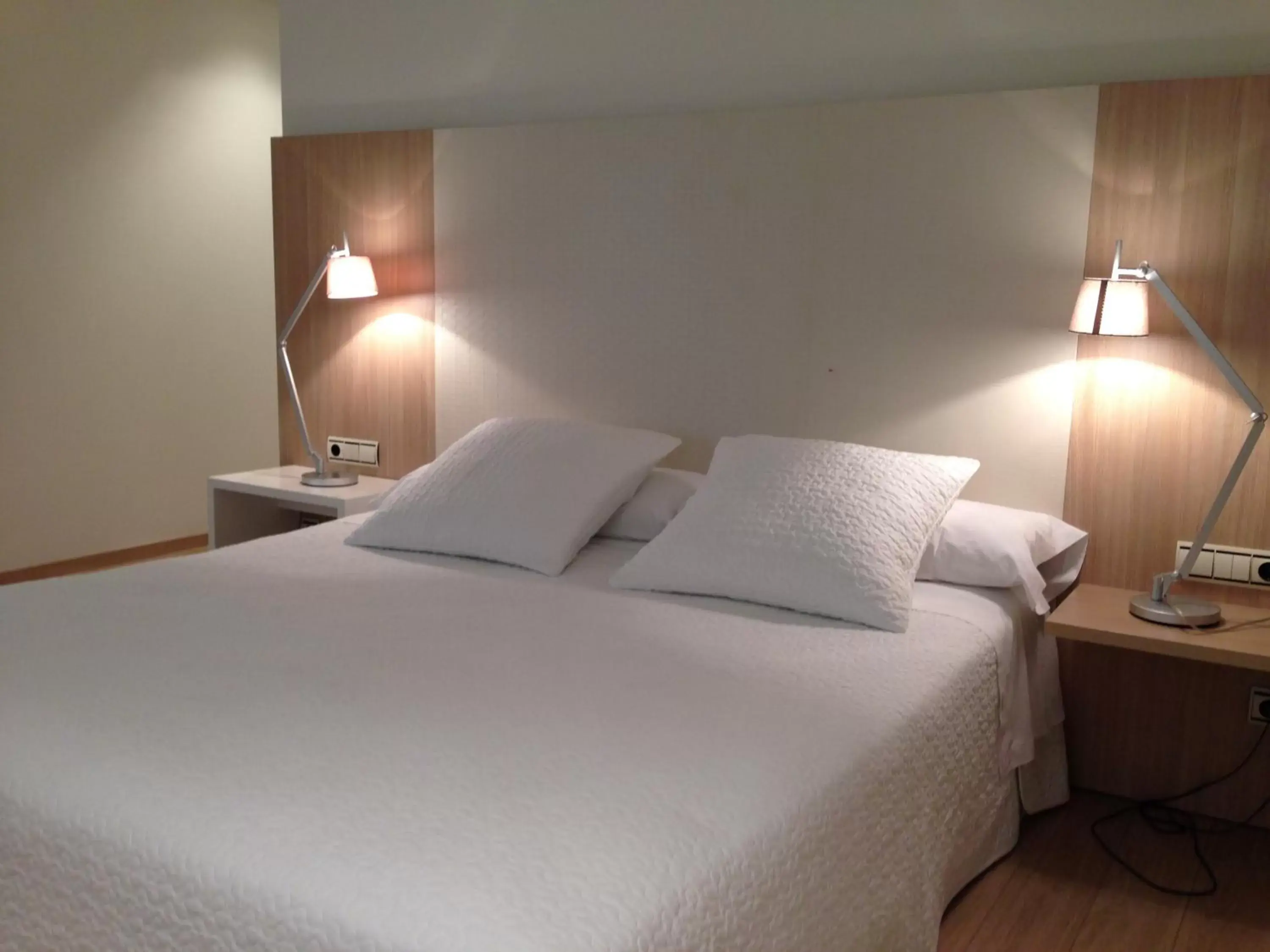 Bed in Hotel Checkin Valencia Ciscar