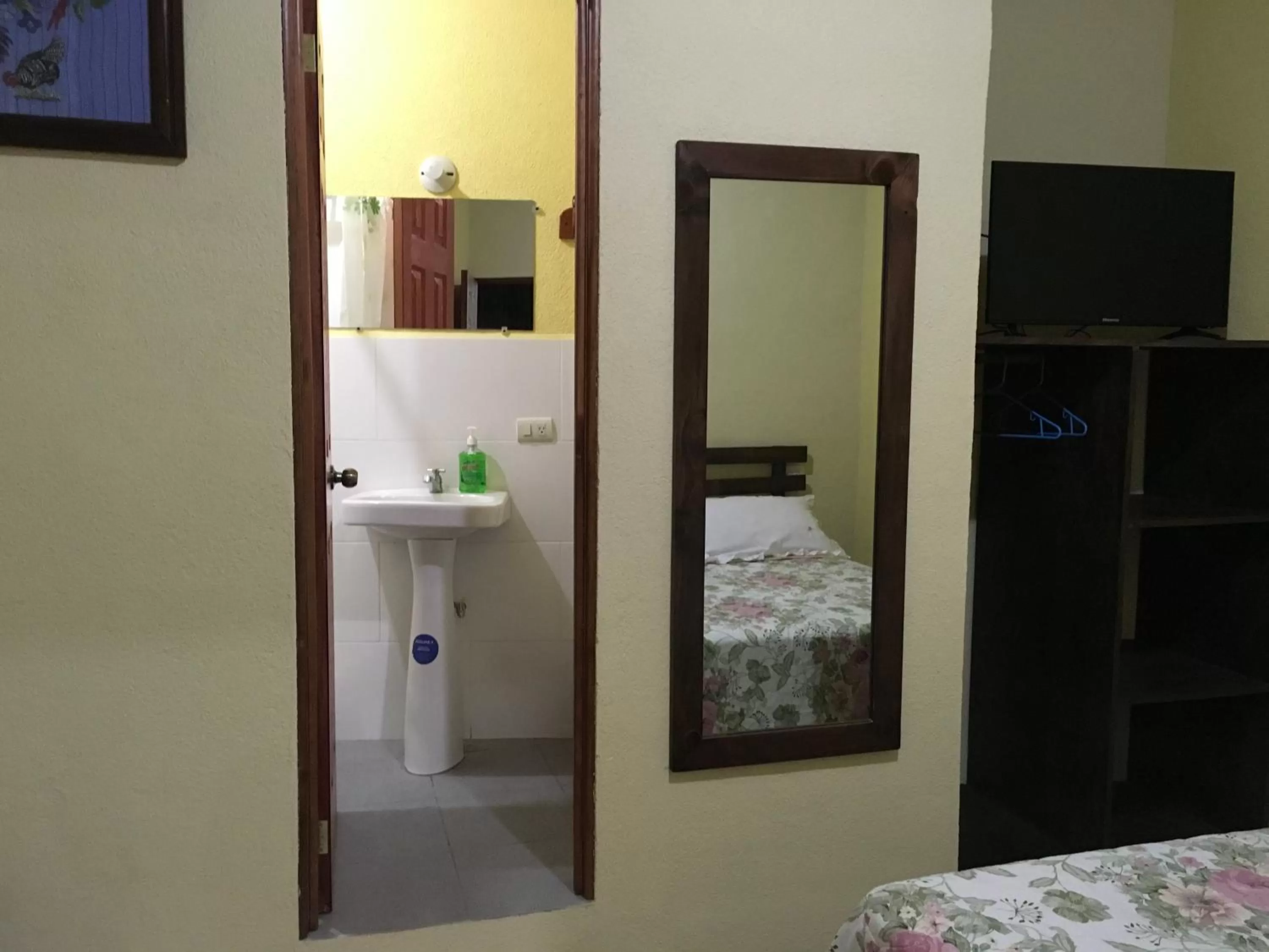 Bathroom in Casa Josefa Hotel