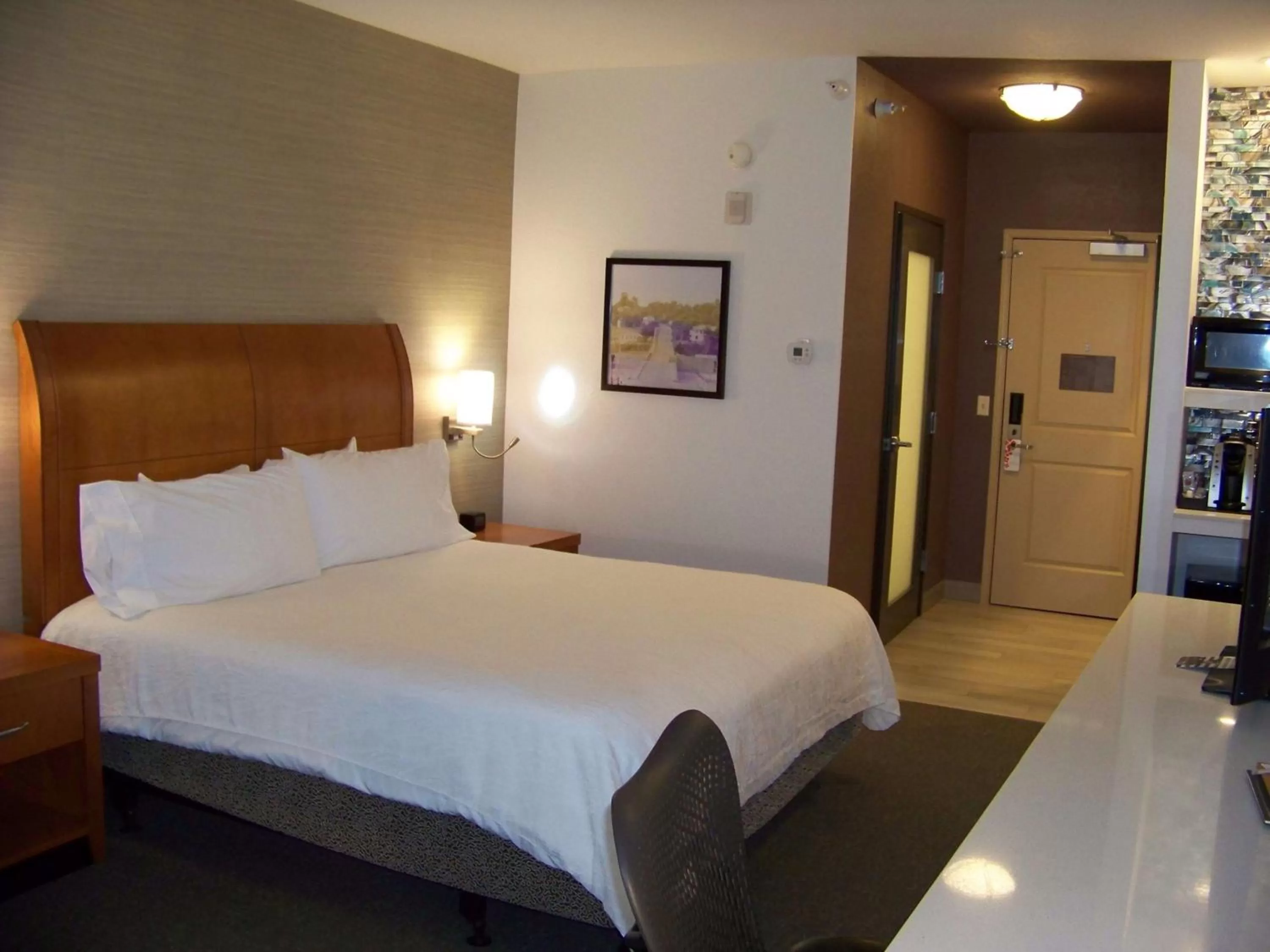 Photo of the whole room, Bed in Hilton Garden Inn West Des Moines