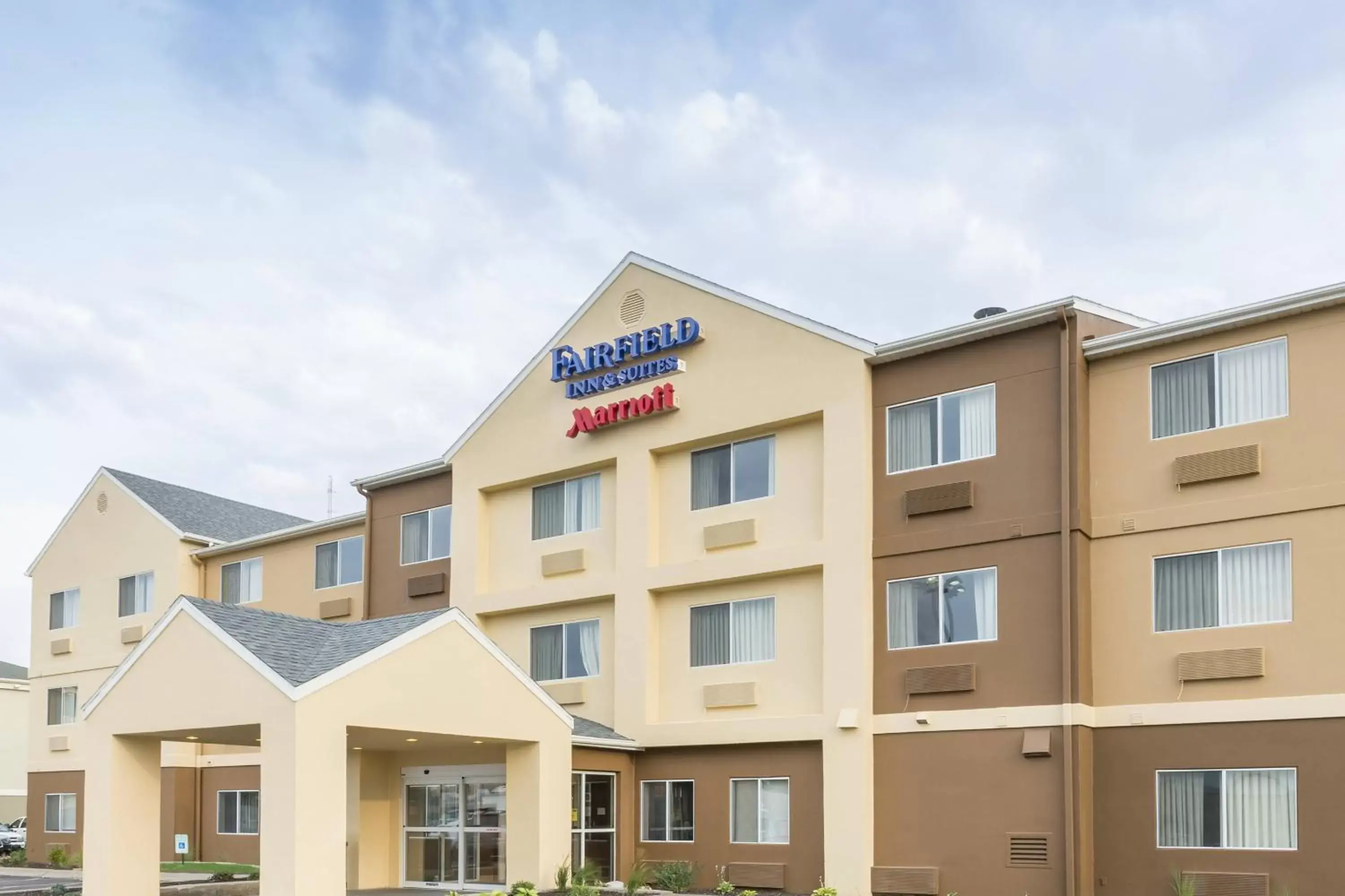 Property Building in Fairfield Inn & Suites Lincoln