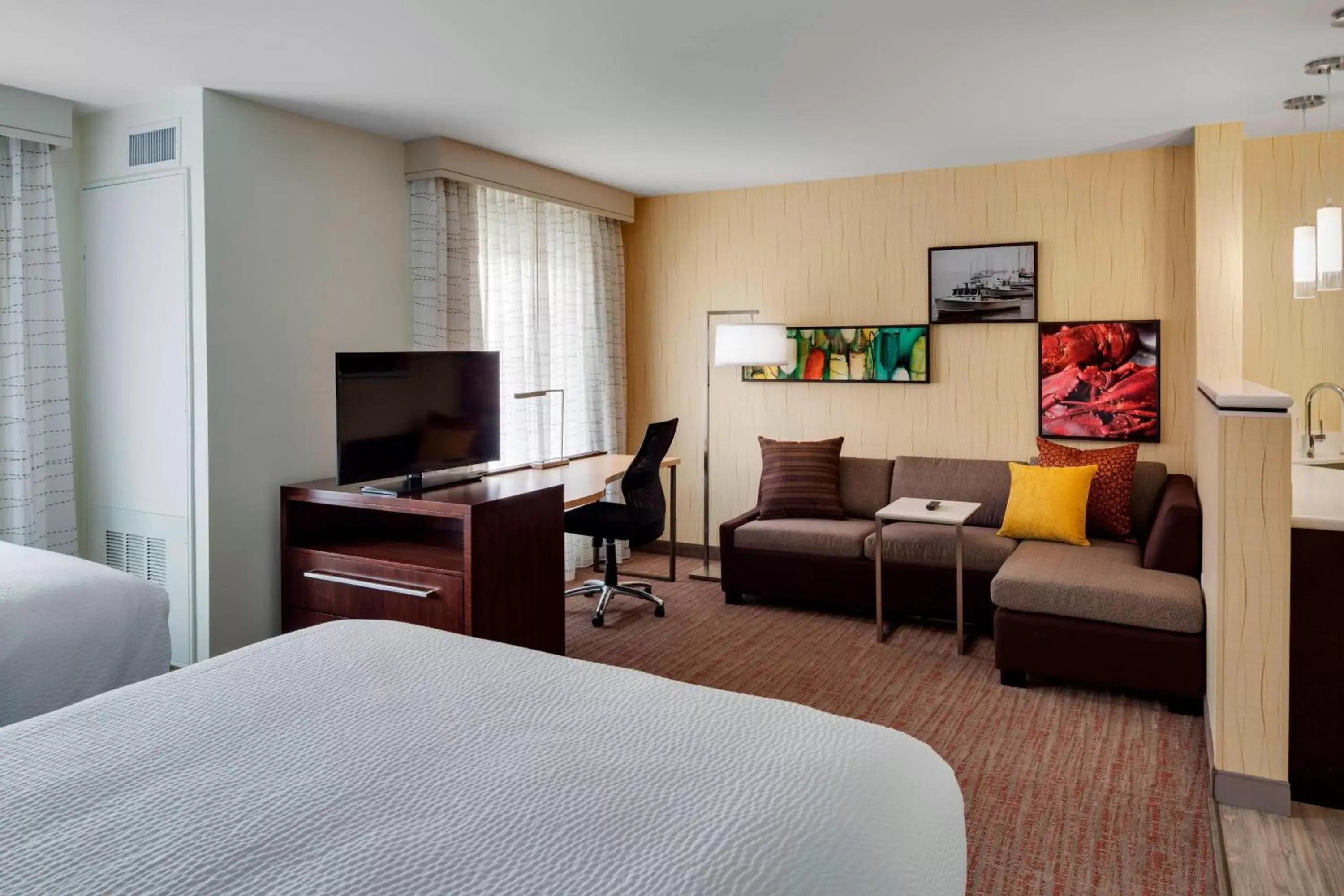 Photo of the whole room, TV/Entertainment Center in Residence Inn by Marriott Bath Brunswick Area